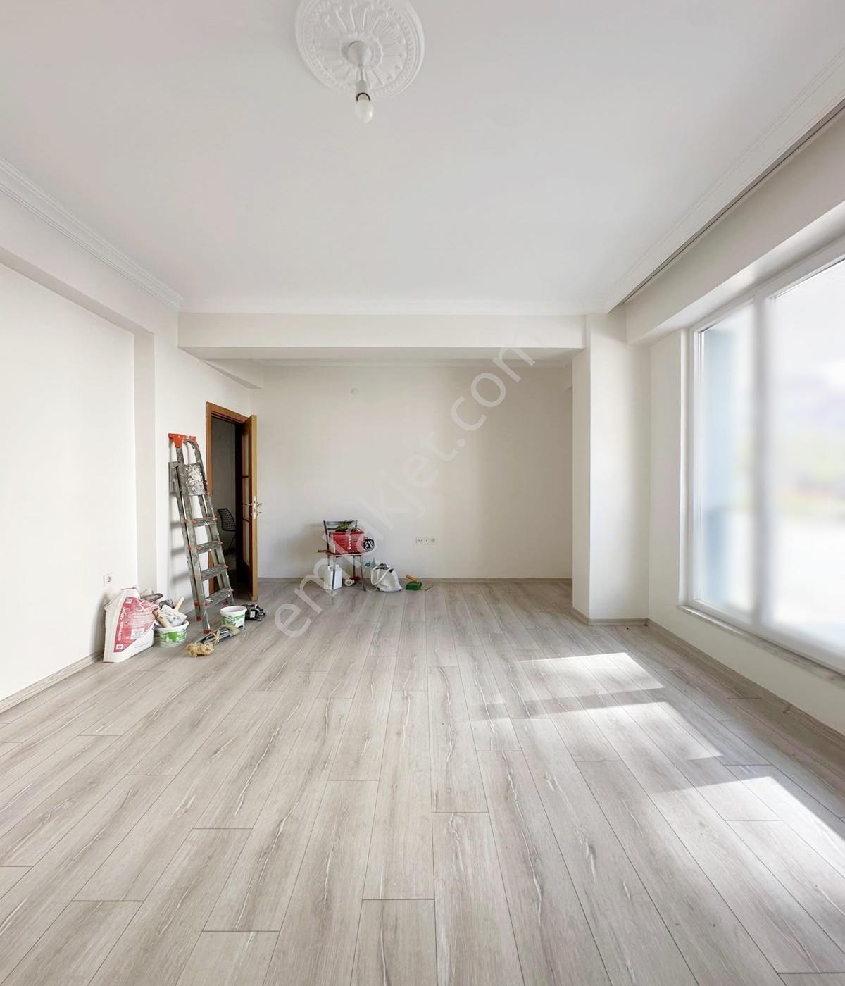 Kod 5454 Osmangazi Mah. Caddeye Cephe Kullanışlı 3+1 Dubleks — fotoğraf 2