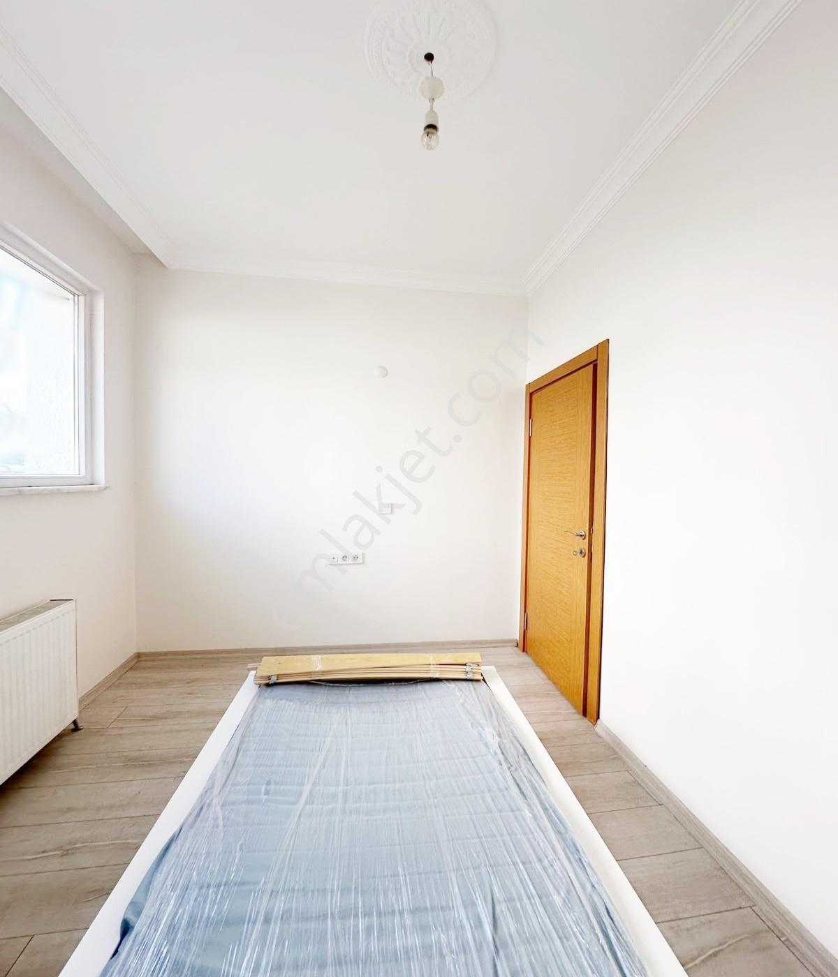 Kod 5454 Osmangazi Mah. Caddeye Cephe Kullanışlı 3+1 Dubleks — fotoğraf 16