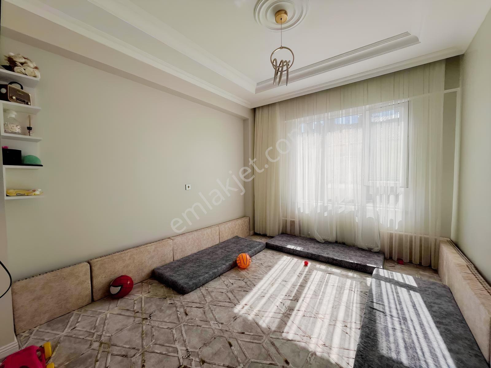 İstiklal Mahallesinde 140 M² Ferah Ve Bakımlı Geniş Daire! — fotoğraf 6