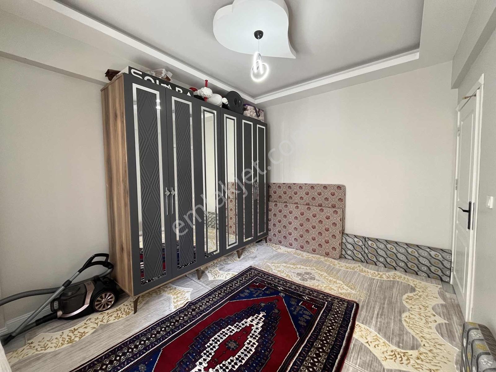 İstiklal Mahallesinde 140 M² Ferah Ve Bakımlı Geniş Daire! — fotoğraf 11