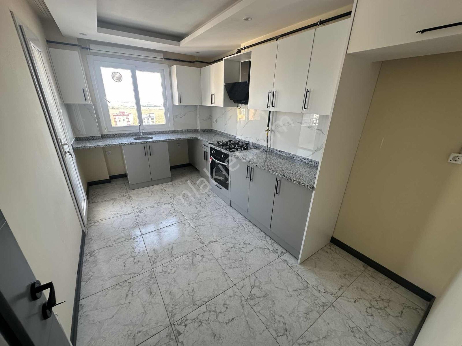 Sarıçam Belediye Arkası Cadde Üzeri Yapılı Az Katlı Satılık 2+1 — fotoğraf 4
