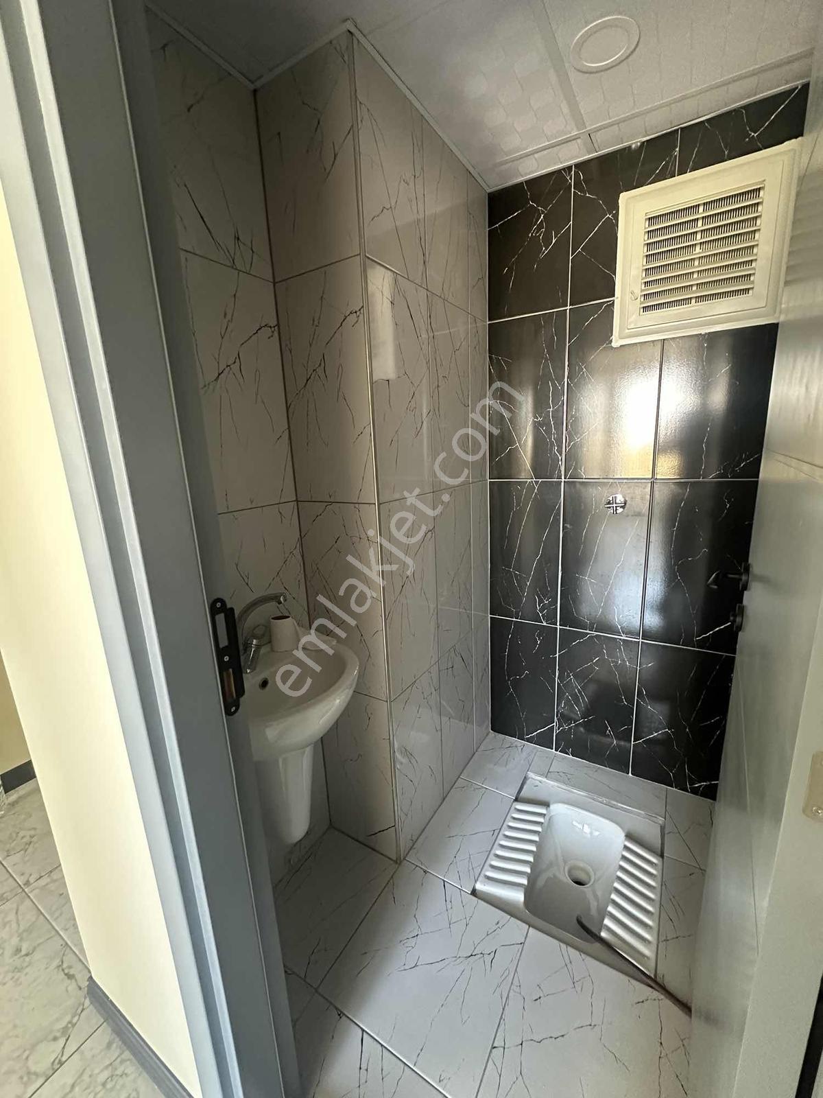 Sarıçam Belediye Arkası Cadde Üzeri Yapılı Az Katlı Satılık 2+1 — fotoğraf 12