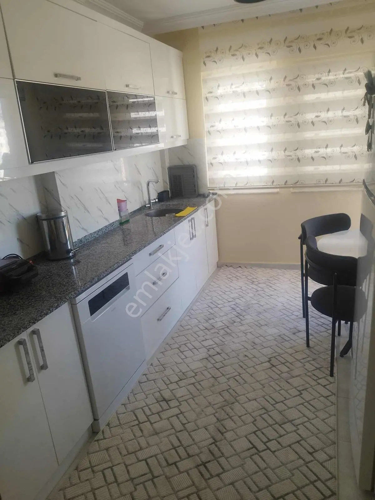 Tramvay Dibi Arakat 3+1 Çift Balkon Güney Cephe — fotoğraf 4