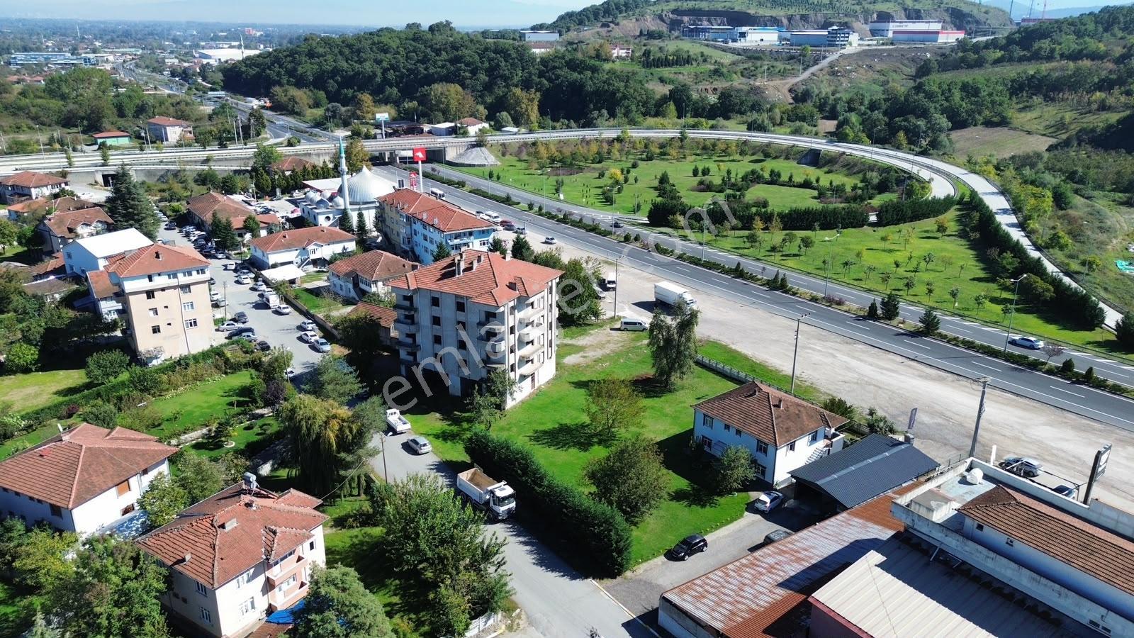 Gümüşova D-100 Üzeri 4 Kat Ticari + Konut İmarlı Arsa — fotoğraf 10