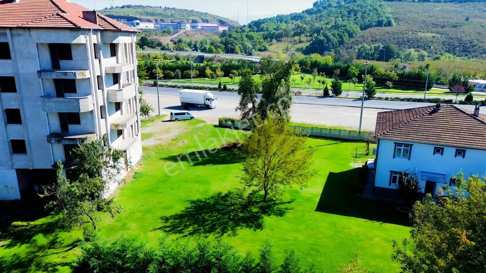 Gümüşova D-100 Üzeri 4 Kat Ticari + Konut İmarlı Arsa — fotoğraf 17