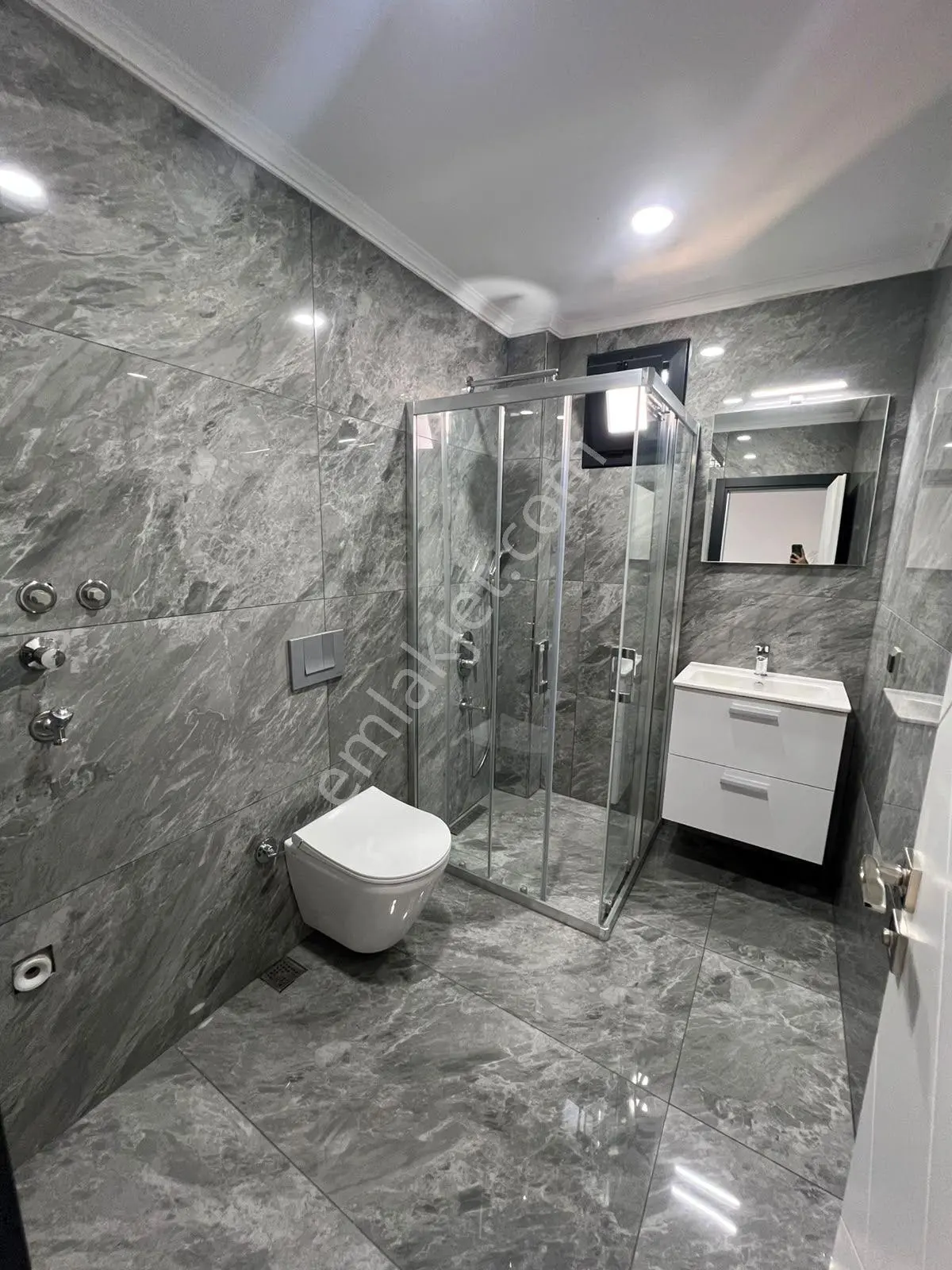 Didim Efeler Mahallesi Havuzlu Sitede Satılık 3+1 Villa — fotoğraf 2