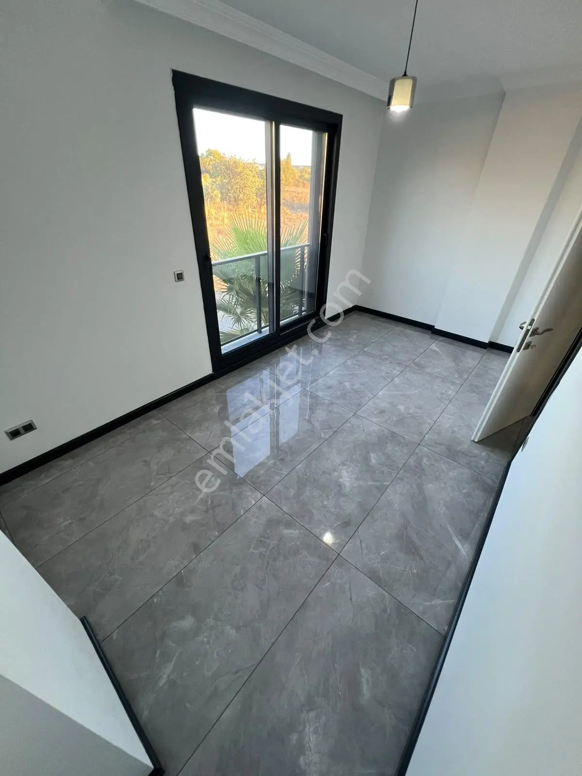 Didim Efeler Mahallesi Havuzlu Sitede Satılık 3+1 Villa — fotoğraf 3