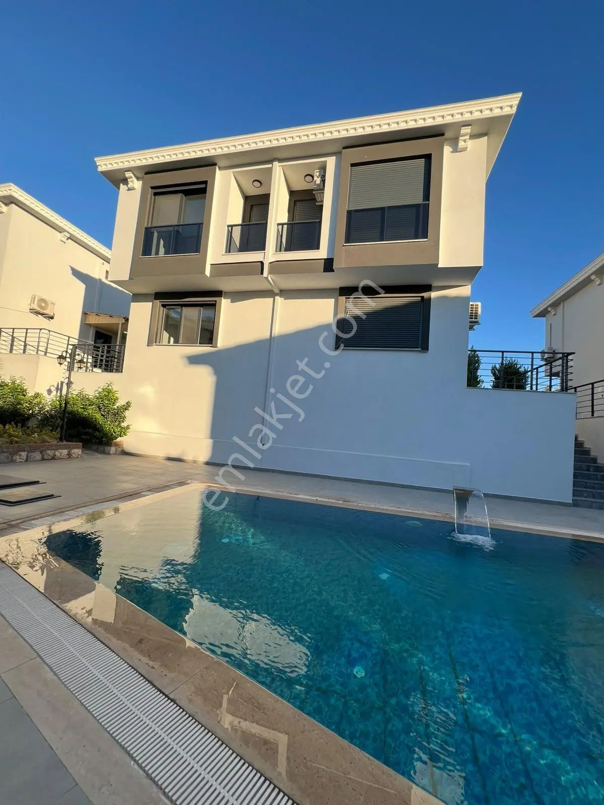Didim Efeler Mahallesi Havuzlu Sitede Satılık 3+1 Villa — fotoğraf 9