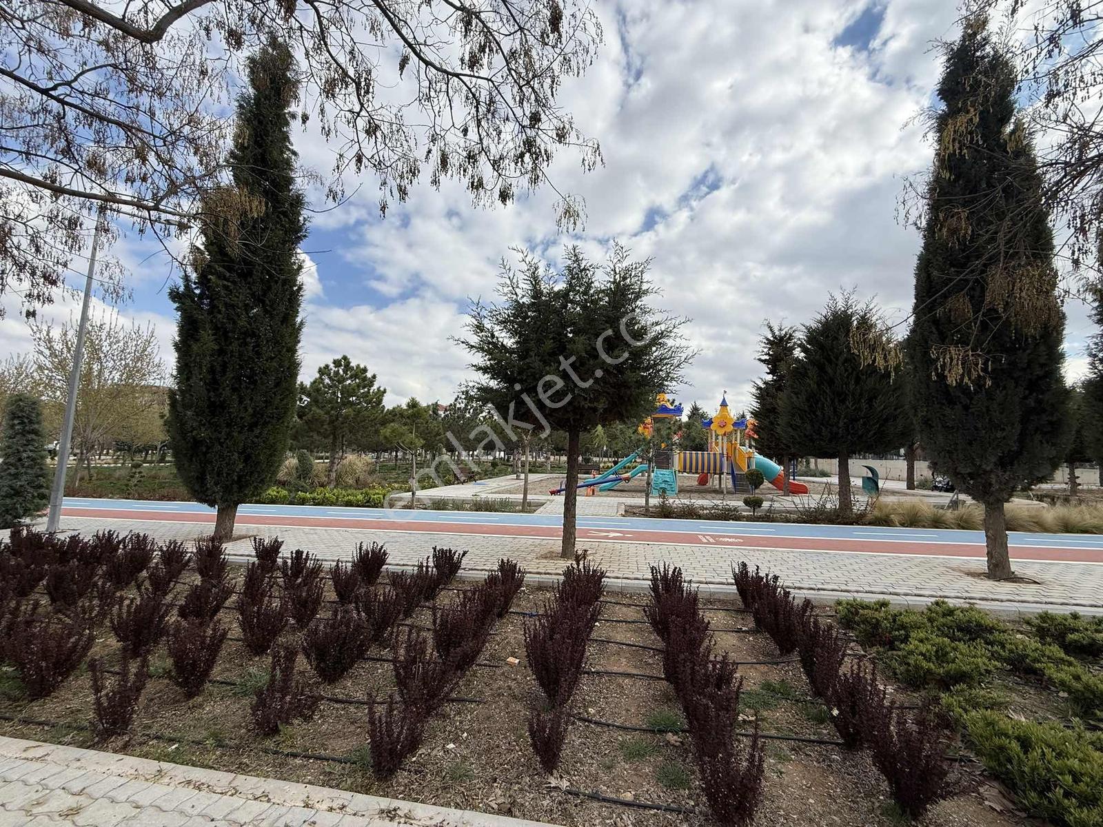 Yelda Park Yanı 3+1 Kapalı Garajlı Daire Satılık — fotoğraf 2