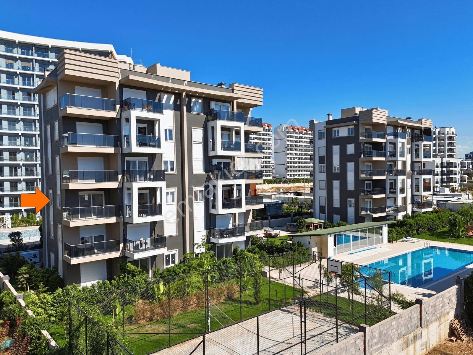 Fırsat Altıntaş Goldenport Lara Sitesi'nde Şık 2+1 Satılık Daire