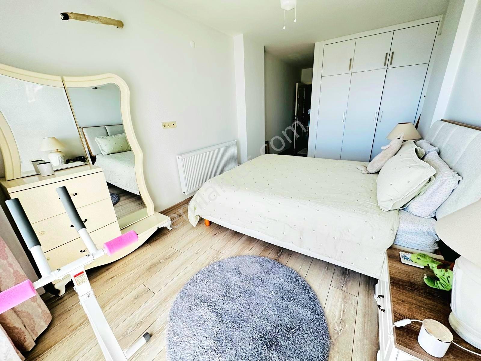 Kuşadasında Deniz Manzaralı Geniş 3+1 Daire — fotoğraf 18