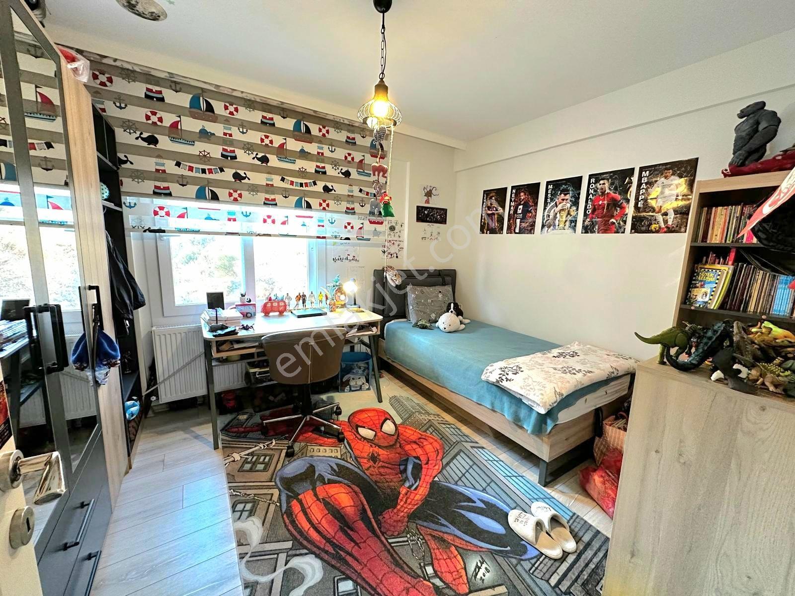 Kuşadasında Deniz Manzaralı Geniş 3+1 Daire — fotoğraf 35