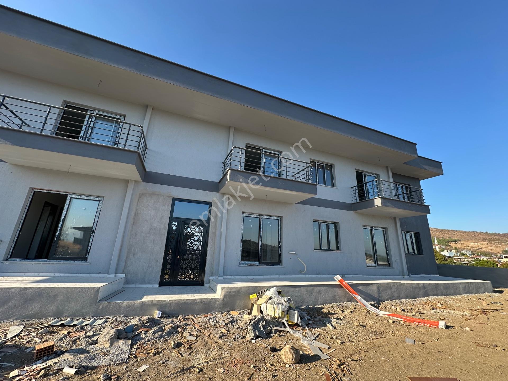 Üçpınar Mahallesi’Nde Havuzlu 1 + 1 Satılık Daire