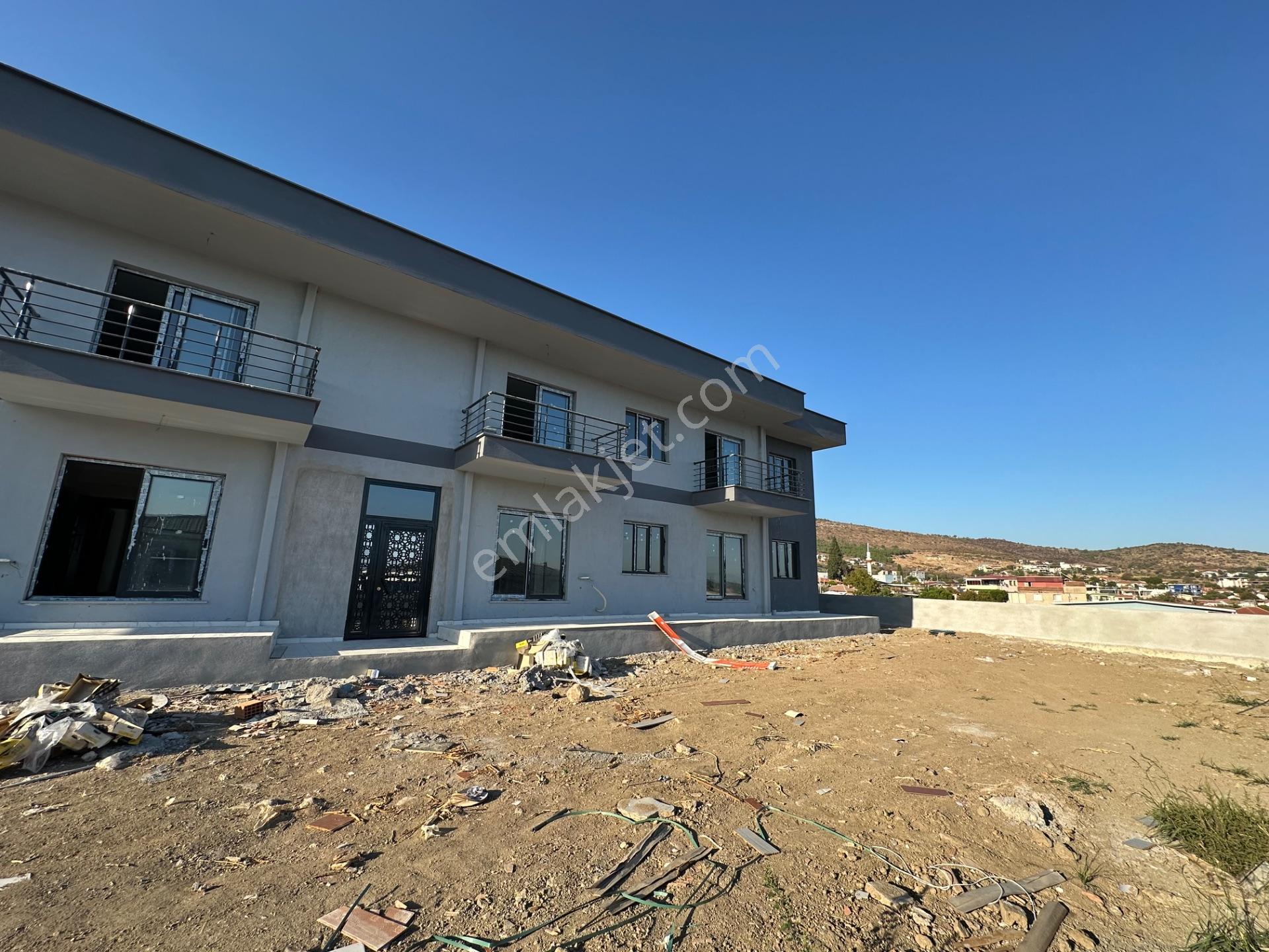 Üçpınar Mahallesi’nde Havuzlu 1 + 1 Satılık Daire — fotoğraf 3