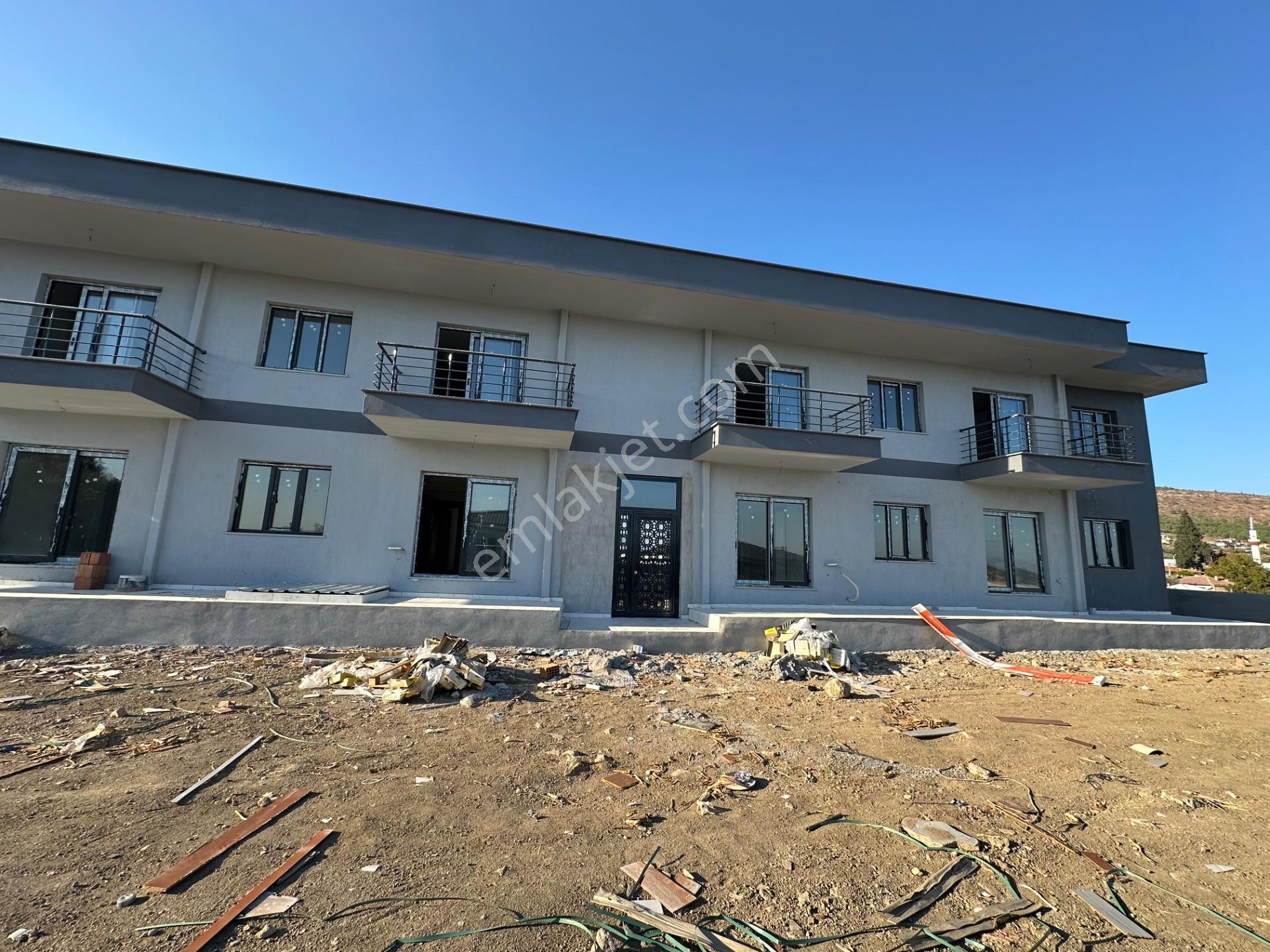 Üçpınar Mahallesi’nde Havuzlu 1 + 1 Satılık Daire — fotoğraf 5