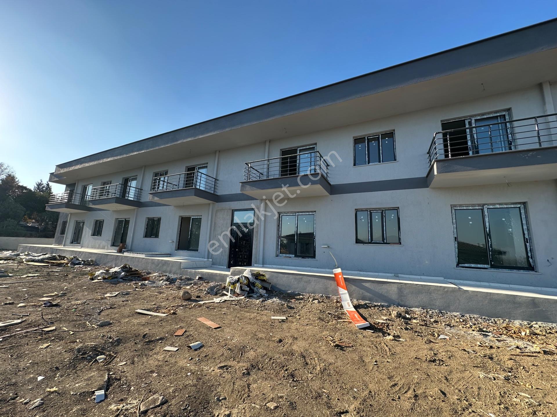 Üçpınar Mahallesi’nde Havuzlu 1 + 1 Satılık Daire — fotoğraf 6