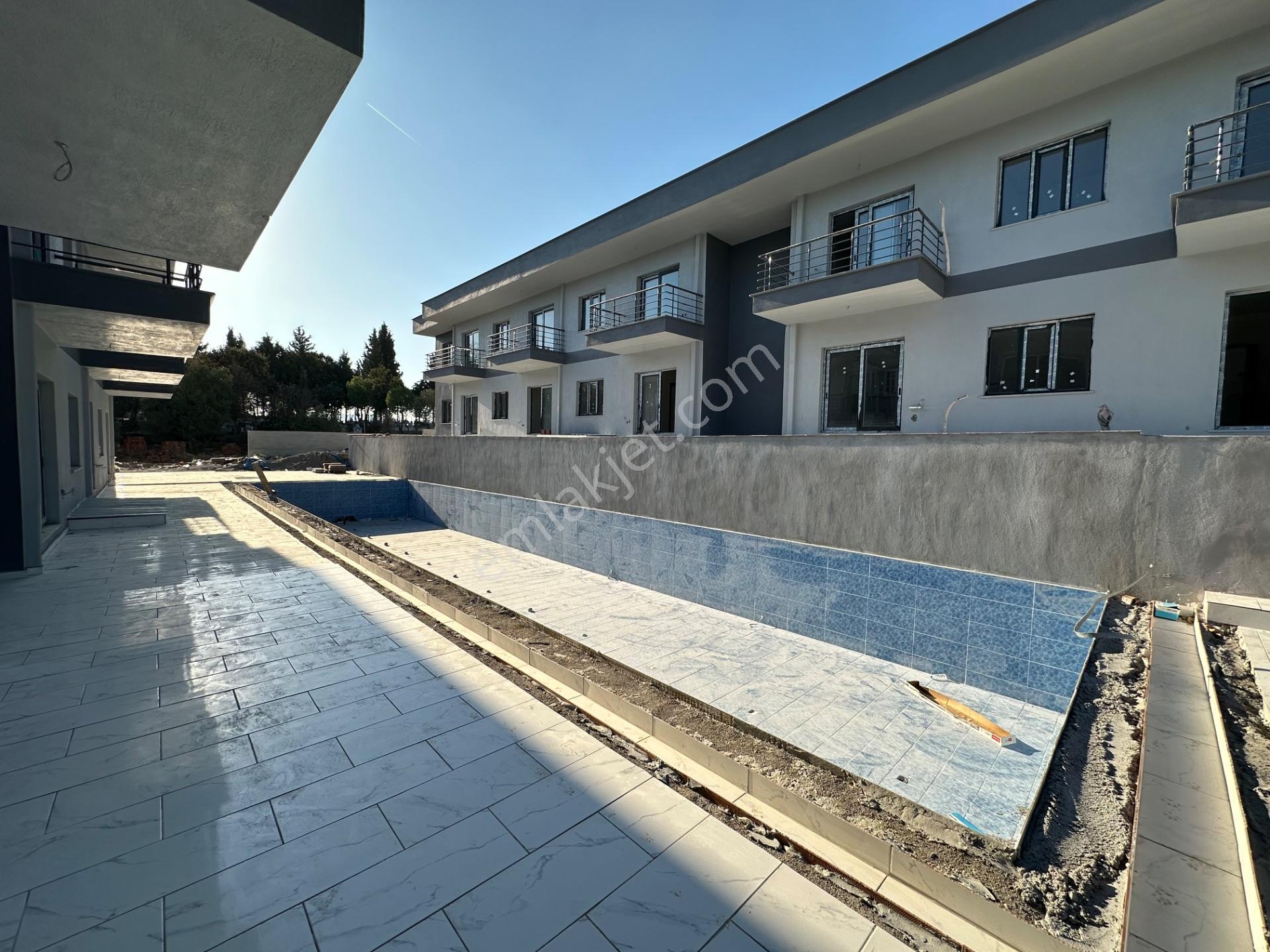 Üçpınar Mahallesi’nde Havuzlu 1 + 1 Satılık Daire — fotoğraf 7