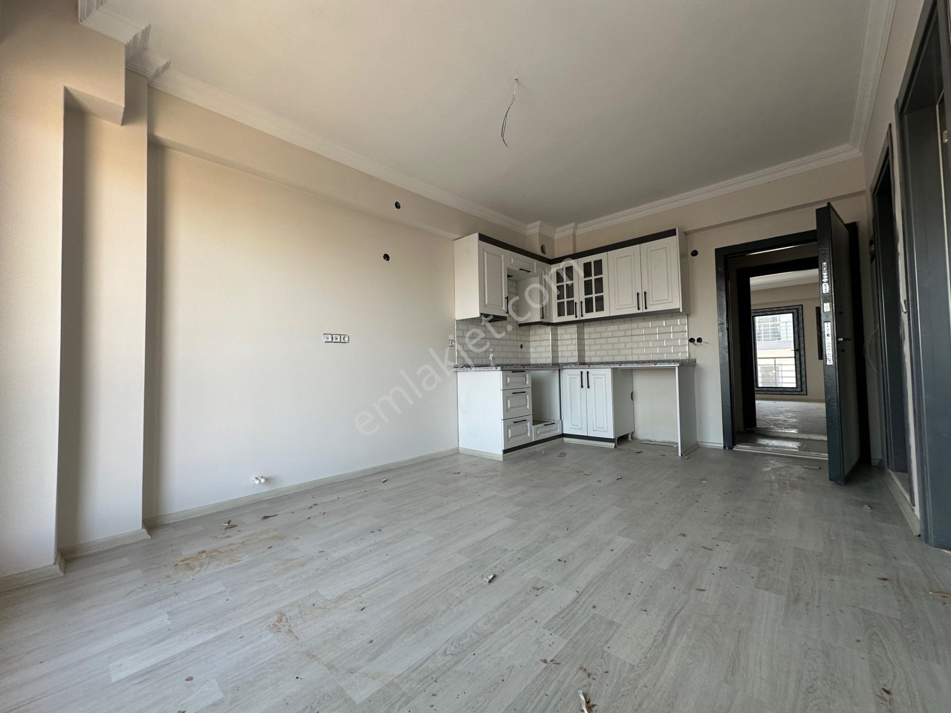 Üçpınar Mahallesi’nde Havuzlu 1 + 1 Satılık Daire — fotoğraf 14