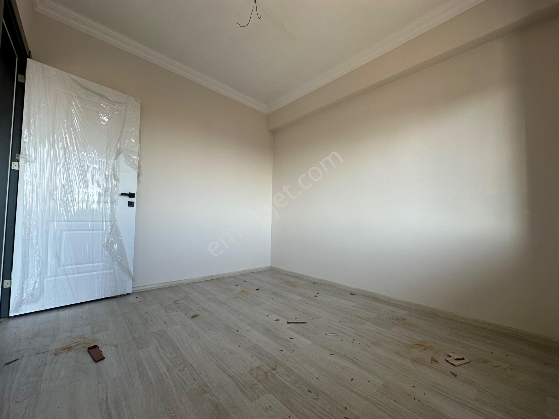Üçpınar Mahallesi’nde Havuzlu 1 + 1 Satılık Daire — fotoğraf 17