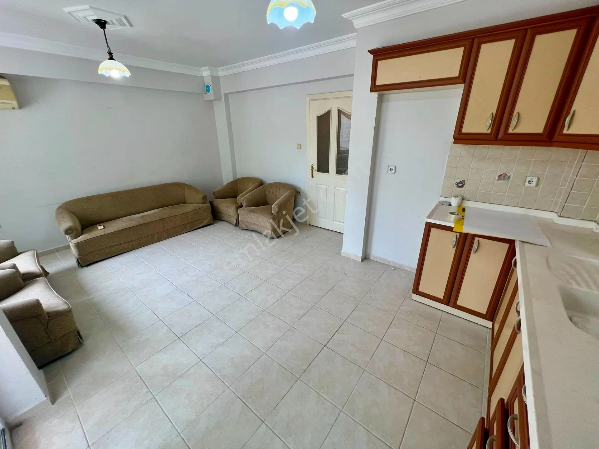 Akçay Aras Emlaktan Altınolukta Geniş Balkonlu 2+1 Daire — fotoğraf 8