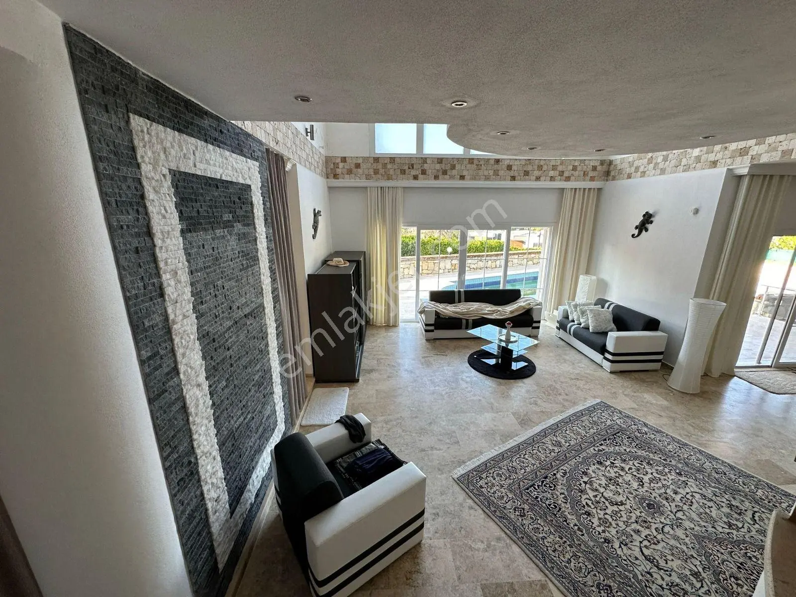 Kuşadası Satılık 4+1 Tek Müstakil Malikane Tadında Villa — fotoğraf 4