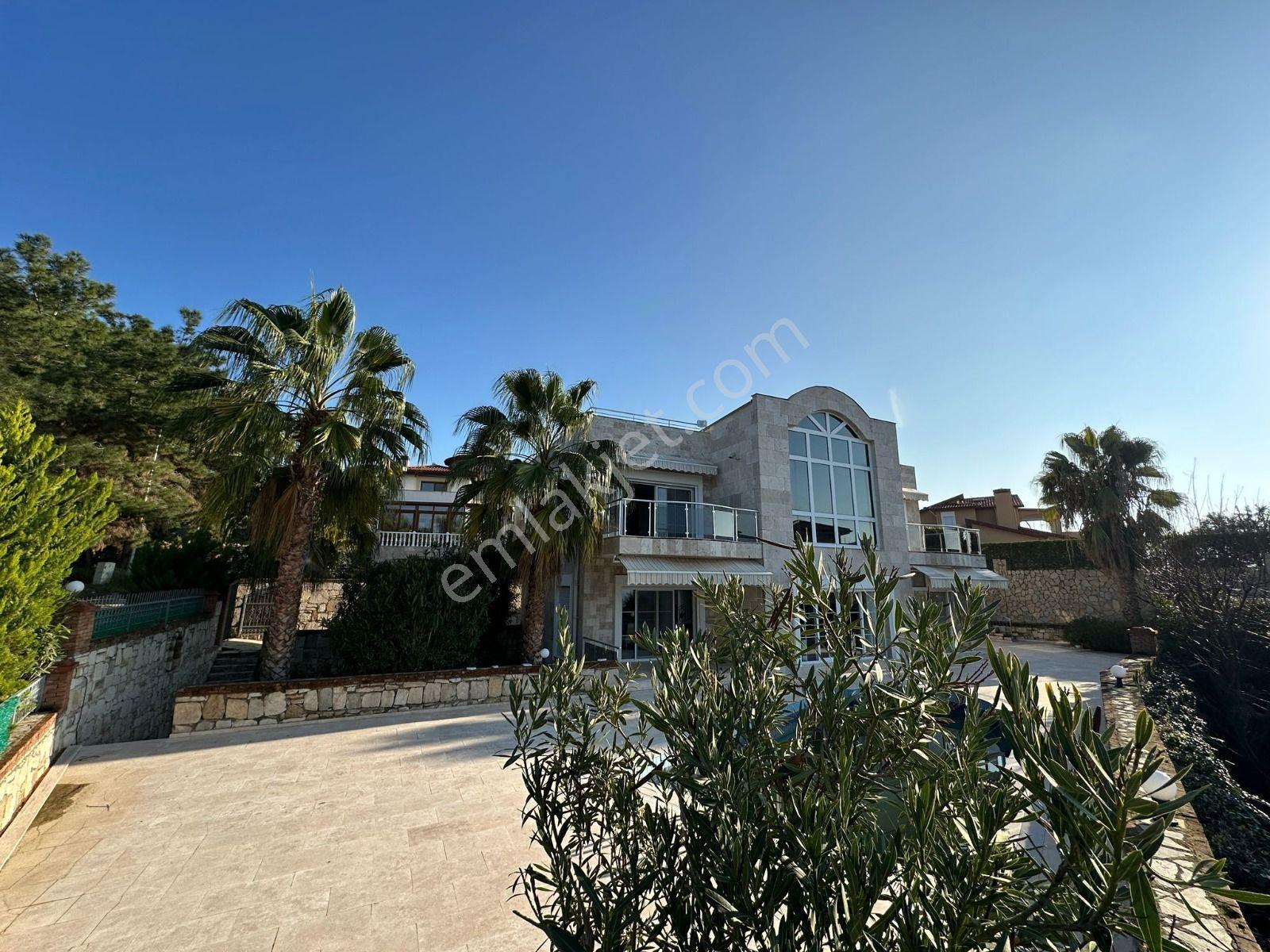 Kuşadası Satılık 4+1 Tek Müstakil Malikane Tadında Villa — fotoğraf 7
