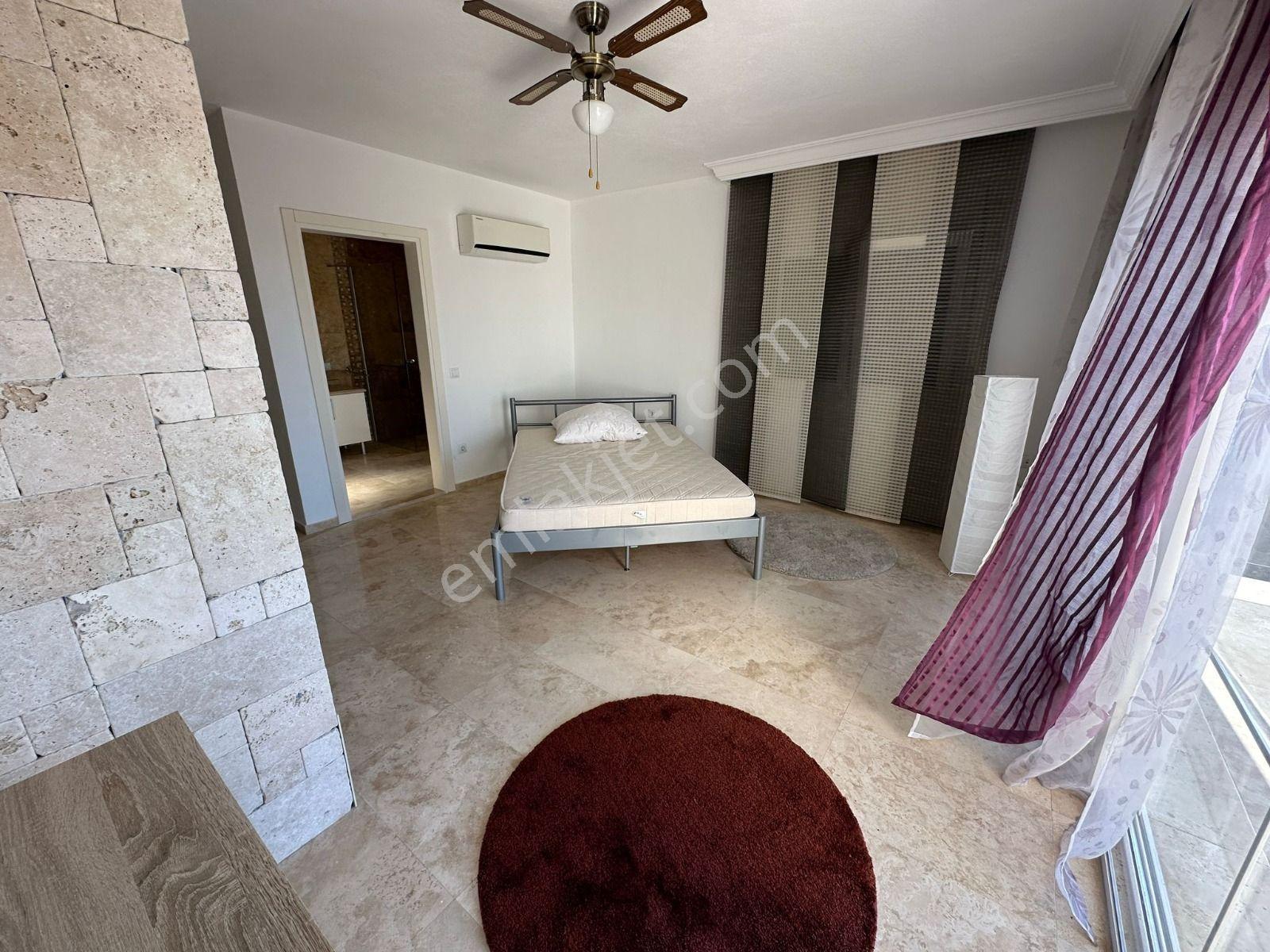Kuşadası Satılık 4+1 Tek Müstakil Malikane Tadında Villa — fotoğraf 16