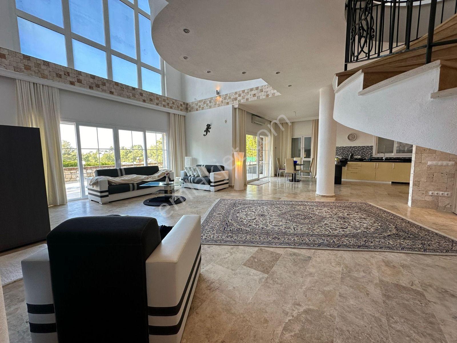 Kuşadası Satılık 4+1 Tek Müstakil Malikane Tadında Villa — fotoğraf 17