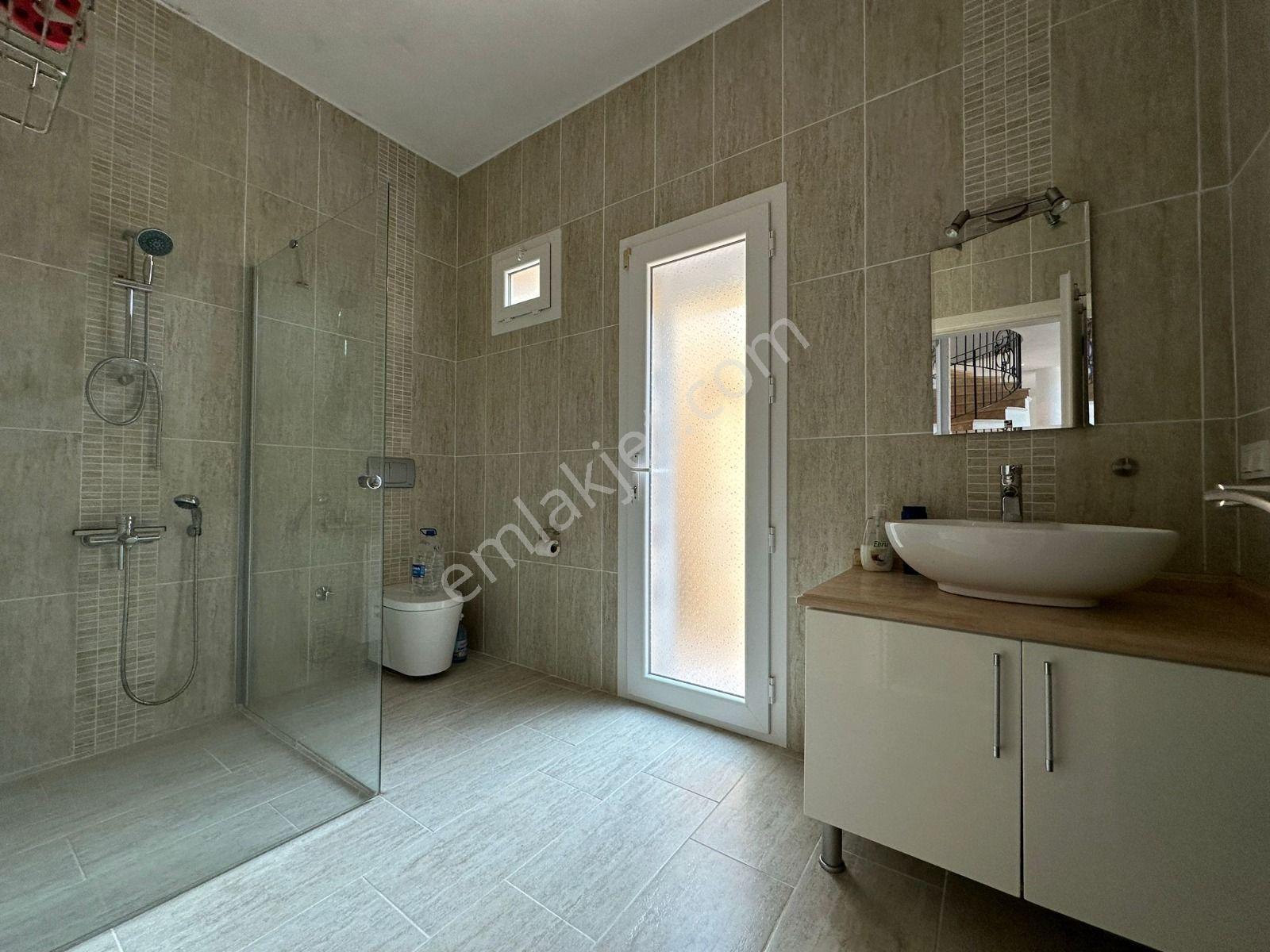 Kuşadası Satılık 4+1 Tek Müstakil Malikane Tadında Villa — fotoğraf 21