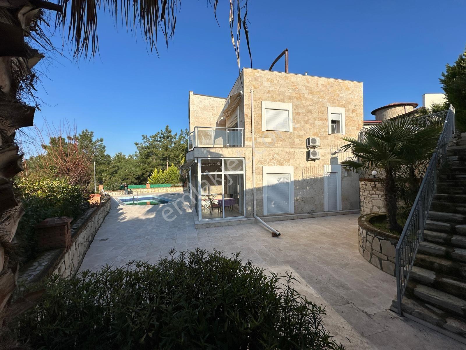 Kuşadası Satılık 4+1 Tek Müstakil Malikane Tadında Villa — fotoğraf 25