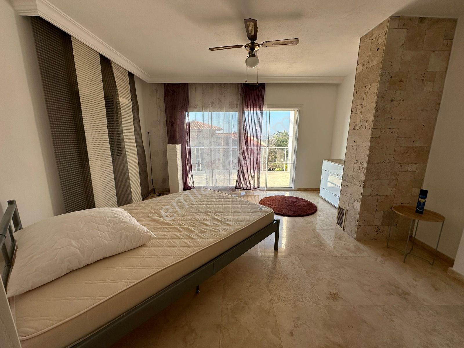 Kuşadası Satılık 4+1 Tek Müstakil Malikane Tadında Villa — fotoğraf 27