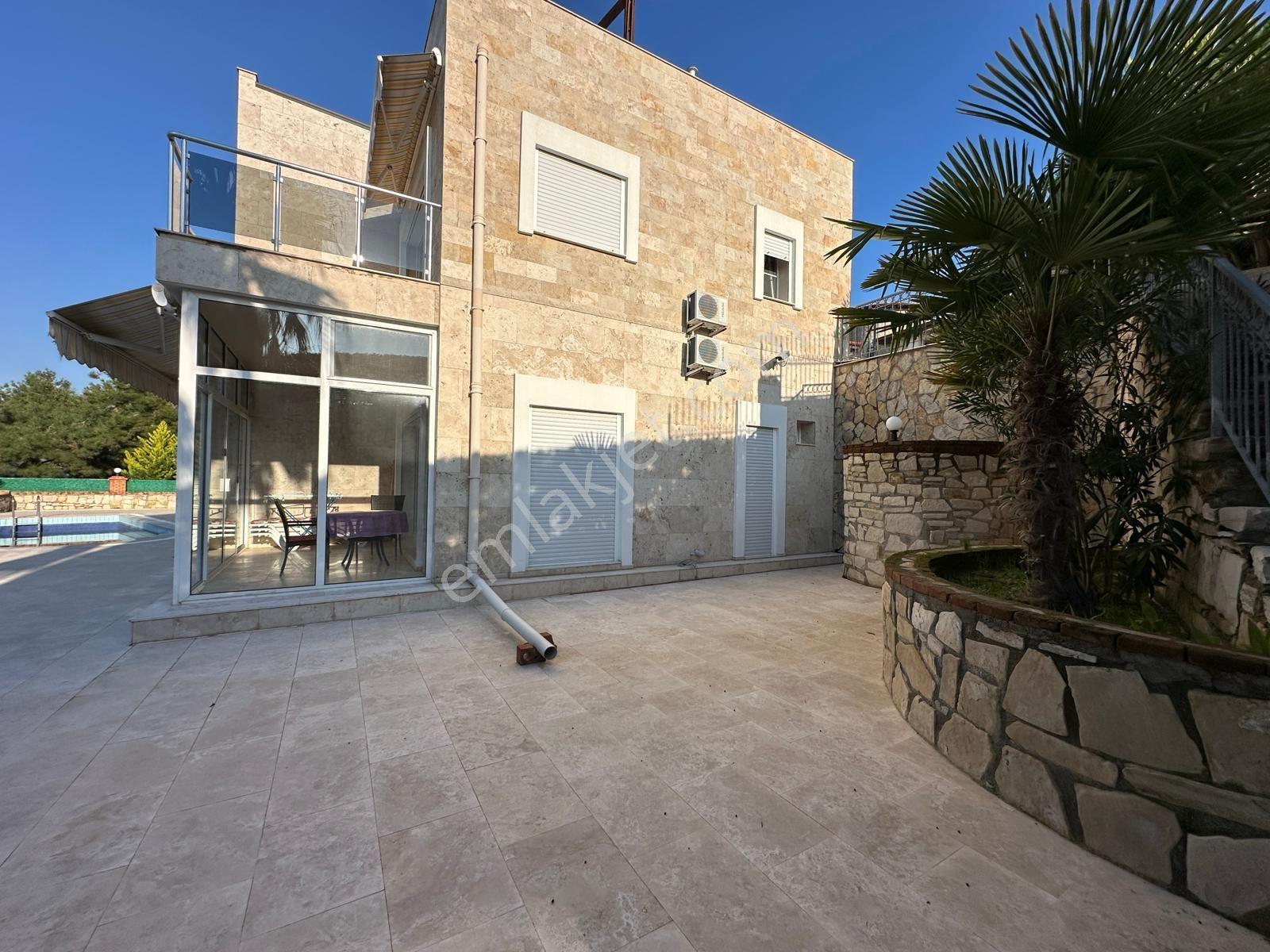 Kuşadası Satılık 4+1 Tek Müstakil Malikane Tadında Villa — fotoğraf 29