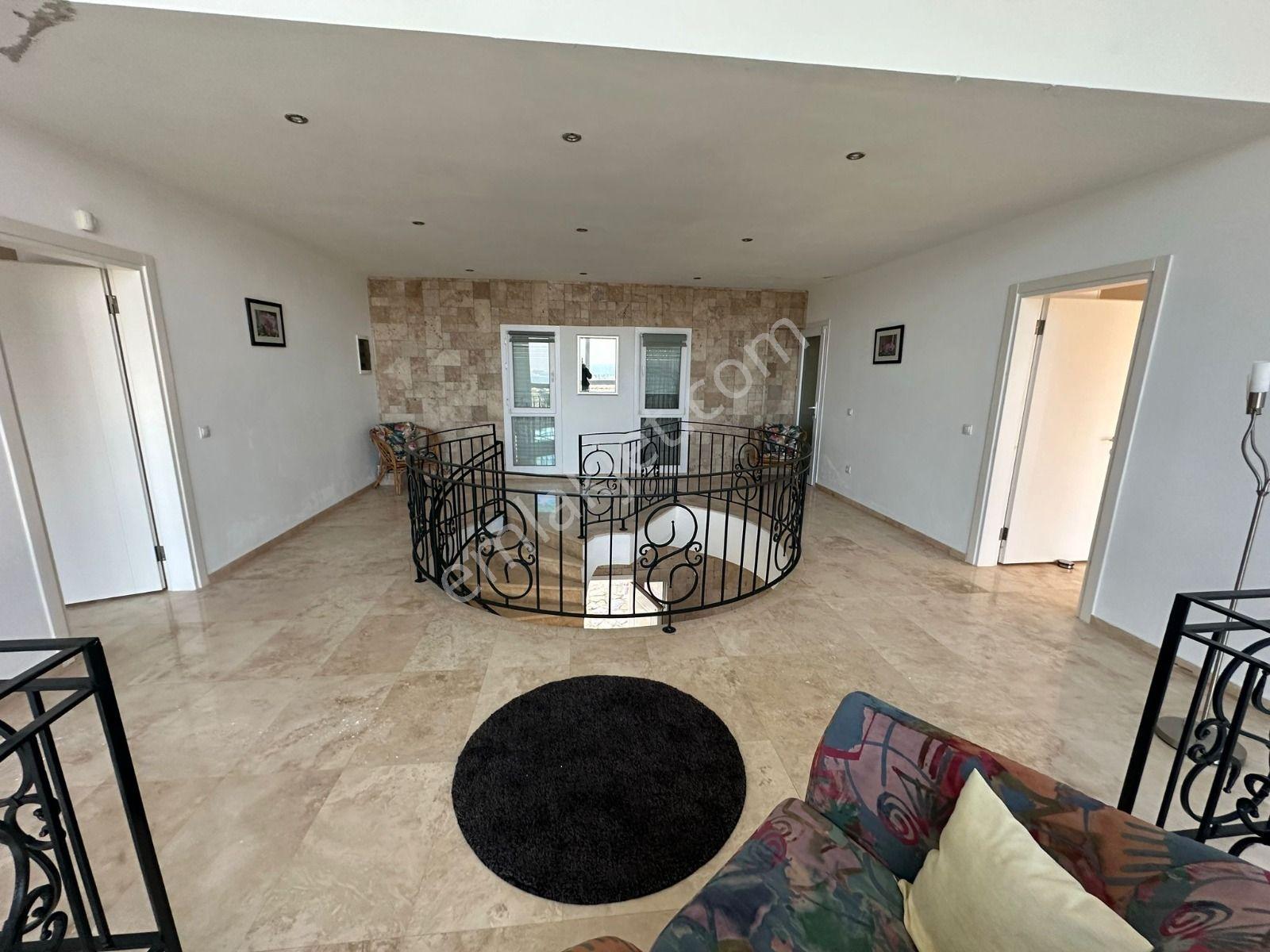 Kuşadası Satılık 4+1 Tek Müstakil Malikane Tadında Villa — fotoğraf 31