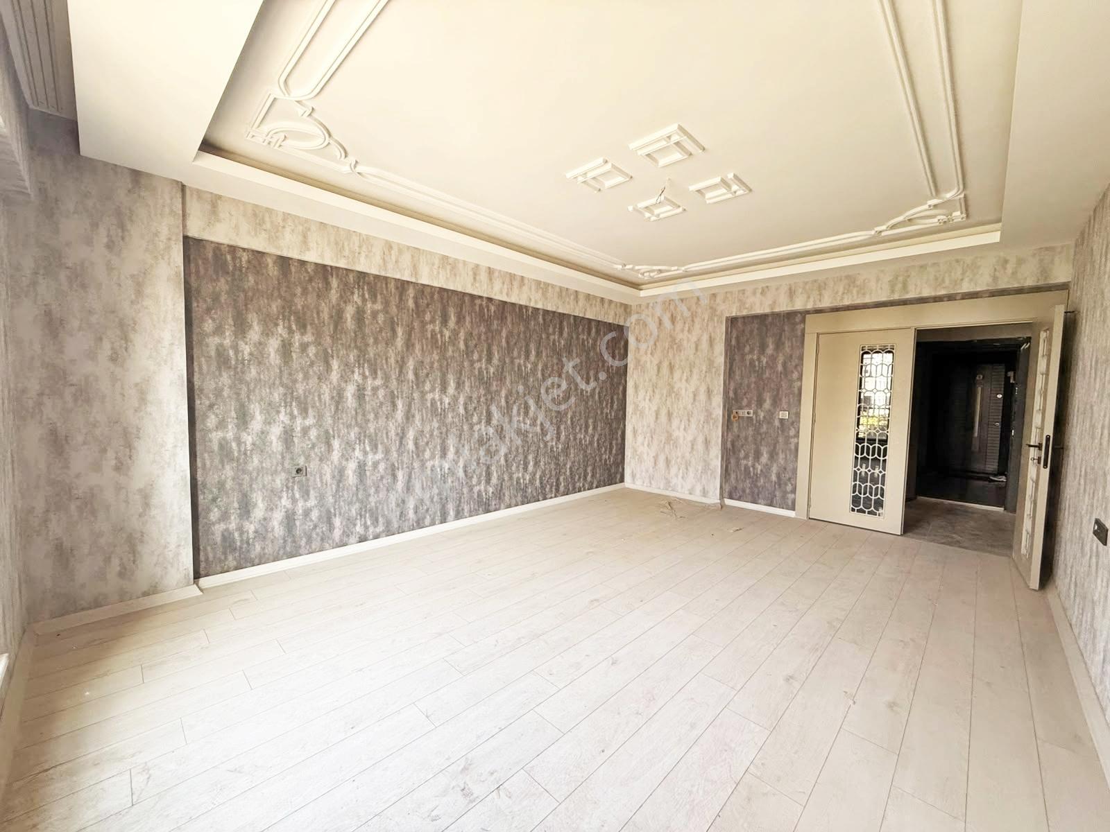 Karacaahmet'te Cadde Üzr.yerden Isıtma Geniş Cam Balkon Lüx 2+1 — fotoğraf 6