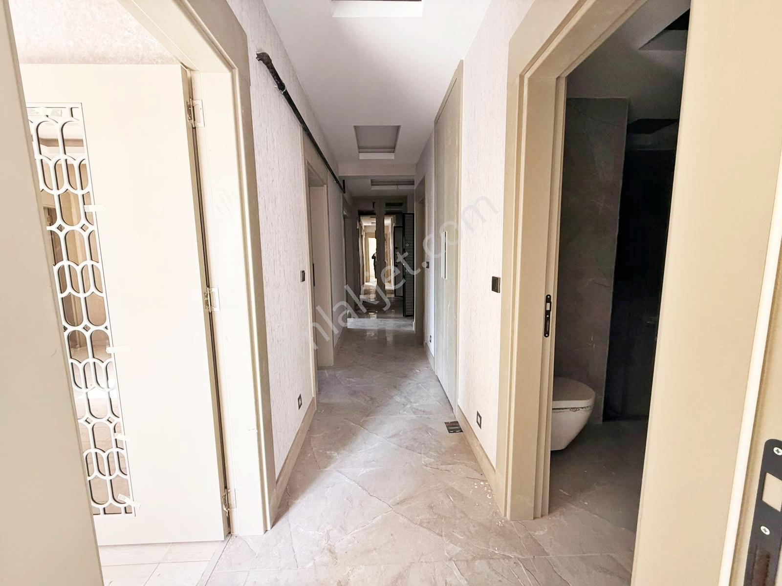 Karacaahmet'te Cadde Üzr.yerden Isıtma Geniş Cam Balkon Lüx 2+1 — fotoğraf 15