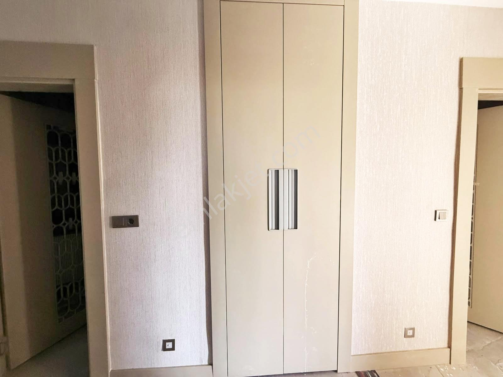 Karacaahmet'te Cadde Üzr.yerden Isıtma Geniş Cam Balkon Lüx 2+1 — fotoğraf 17