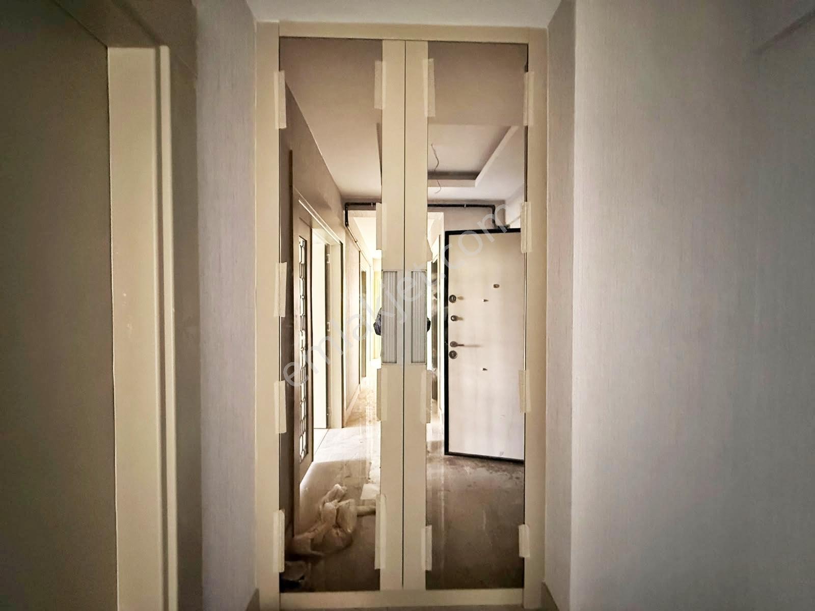 Karacaahmet'te Cadde Üzr.yerden Isıtma Geniş Cam Balkon Lüx 2+1 — fotoğraf 18