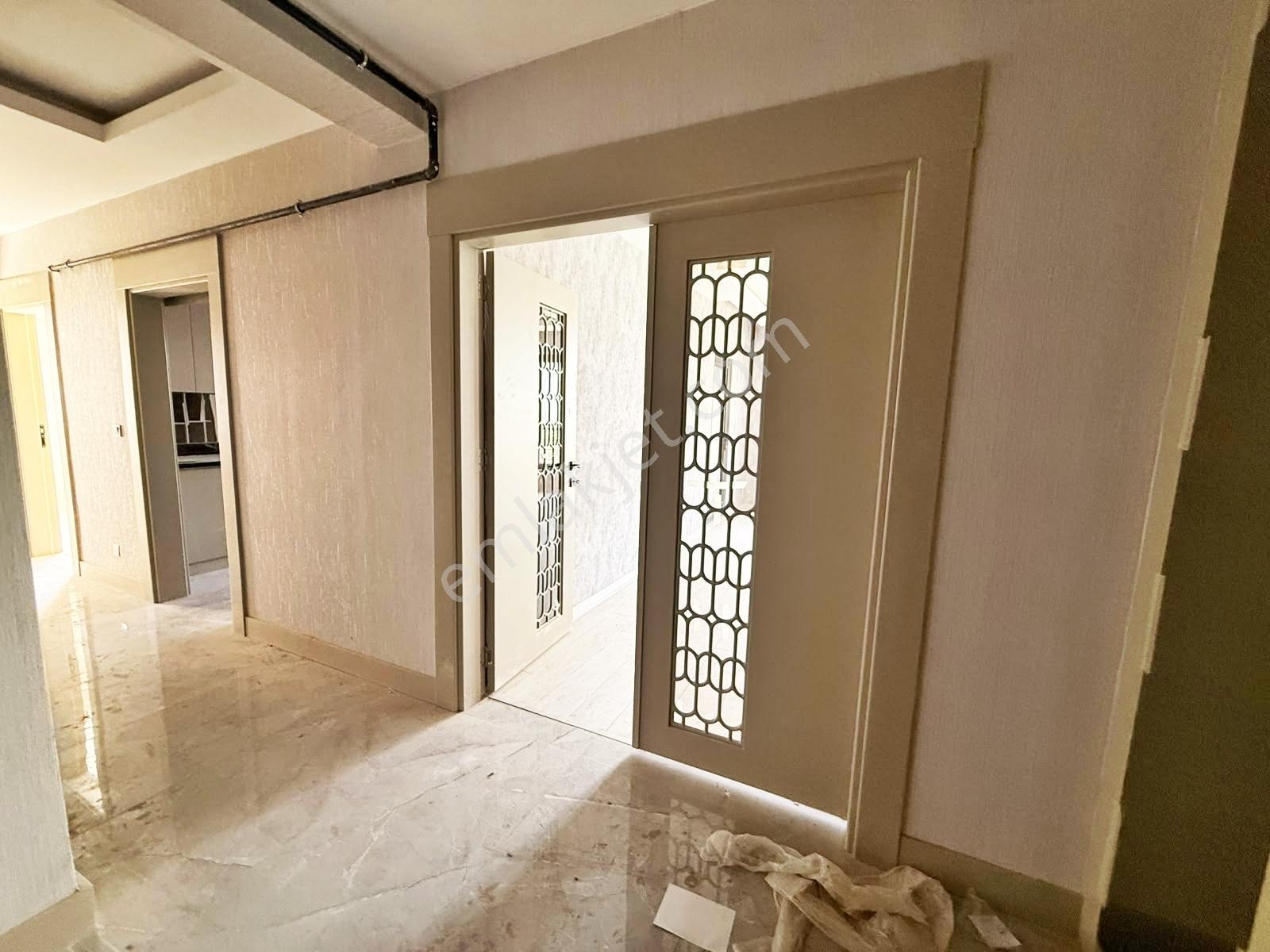 Karacaahmet'te Cadde Üzr.yerden Isıtma Geniş Cam Balkon Lüx 2+1 — fotoğraf 19