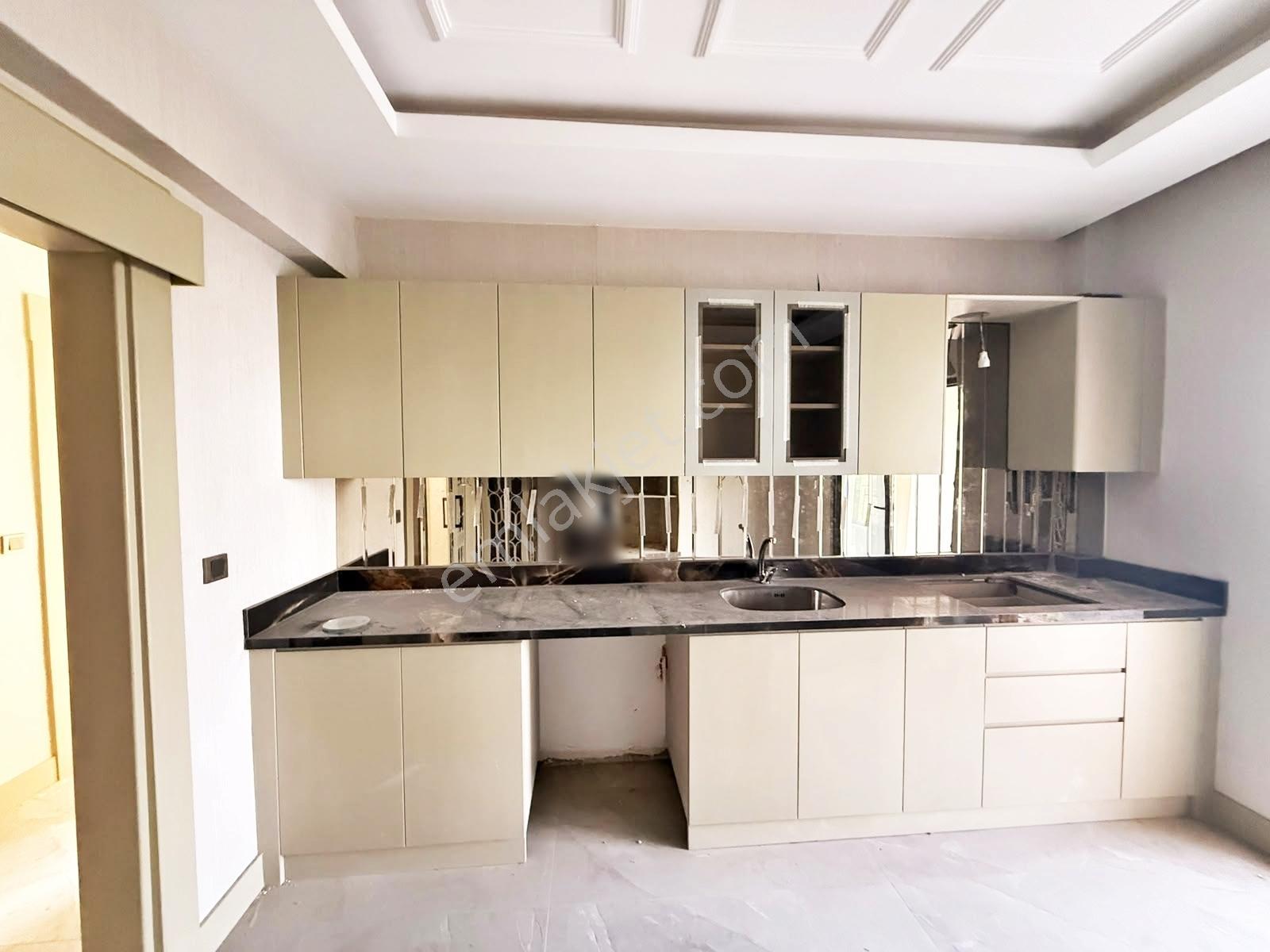 Karacaahmet'te Cadde Üzr.yerden Isıtma Geniş Cam Balkon Lüx 2+1 — fotoğraf 23