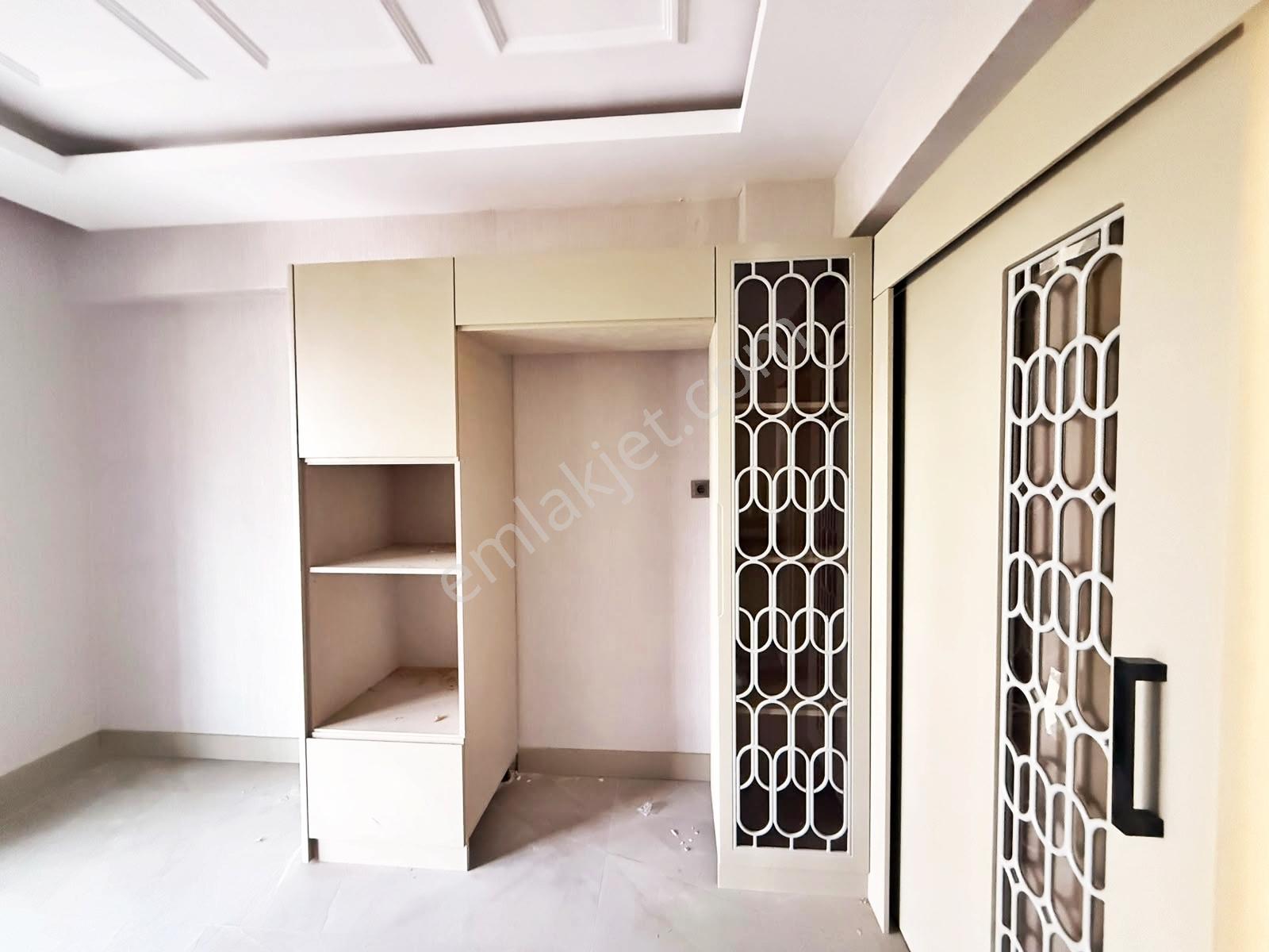 Karacaahmet'te Cadde Üzr.yerden Isıtma Geniş Cam Balkon Lüx 2+1 — fotoğraf 25
