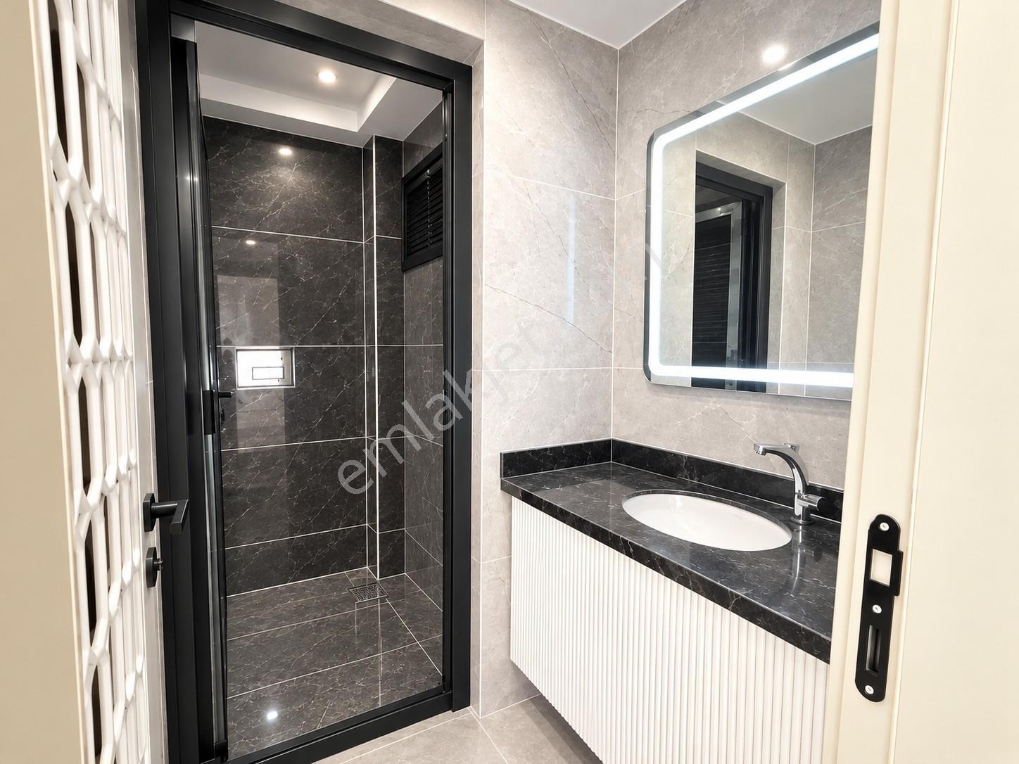 Karacaahmet'te Cadde Üzr.yerden Isıtma Geniş Cam Balkon Lüx 2+1 — fotoğraf 26