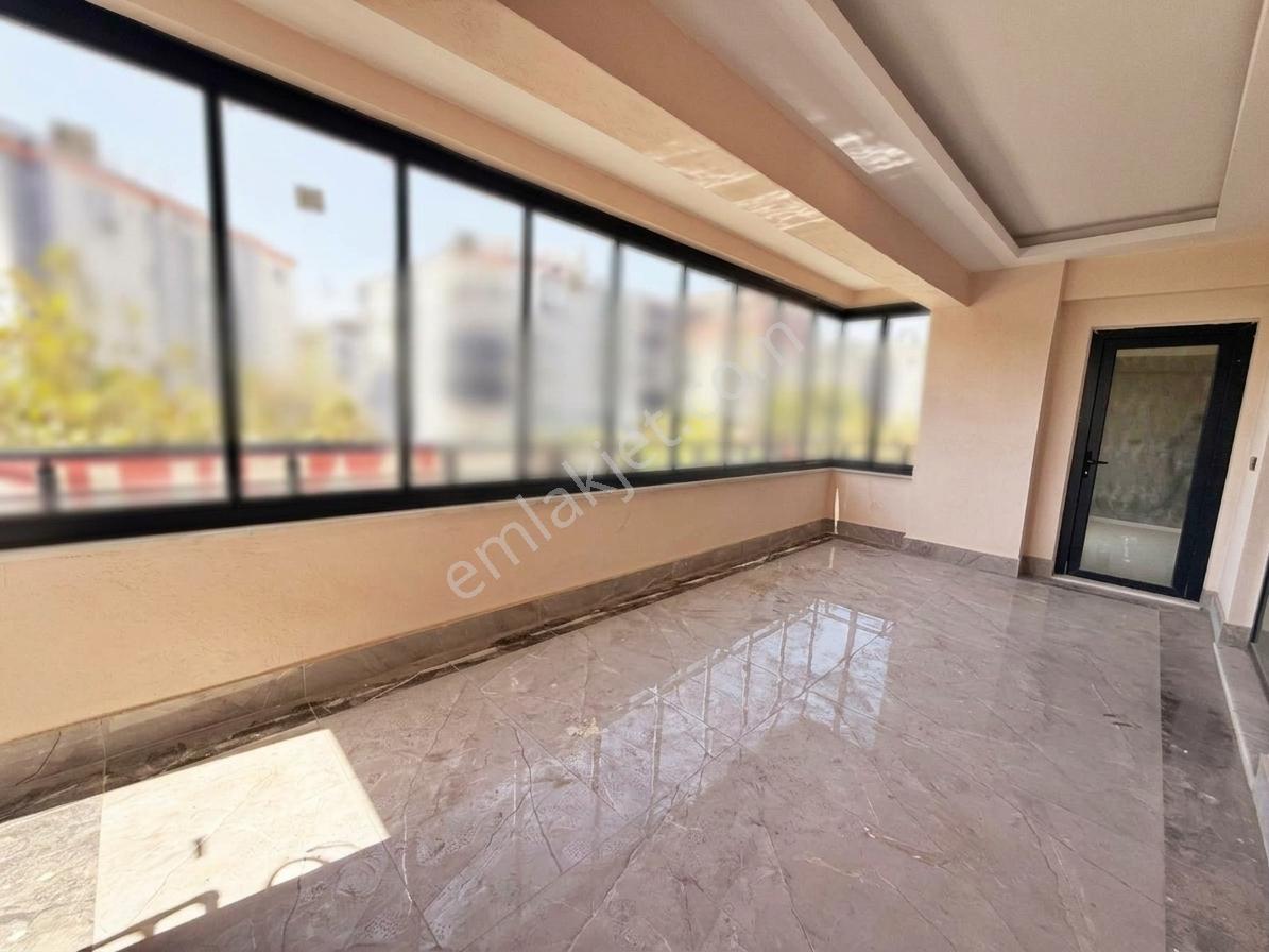 Karacaahmet'te Cadde Üzr.yerden Isıtma Geniş Cam Balkon Lüx 2+1 — fotoğraf 35