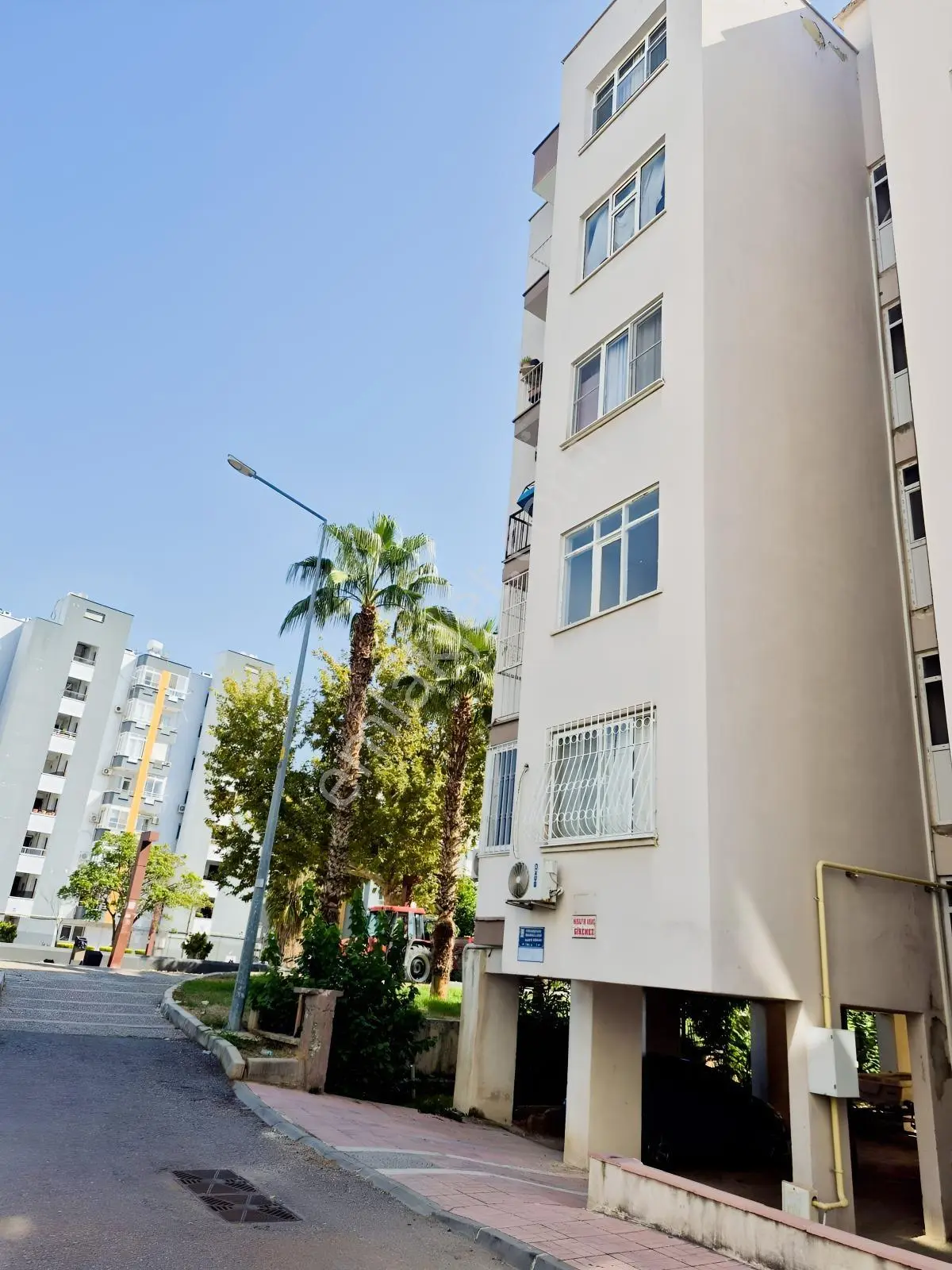Emin Emlaktan Viranşehir'de Yatırıma Uygun Kiracılı 3+1 Satılık — fotoğraf 2