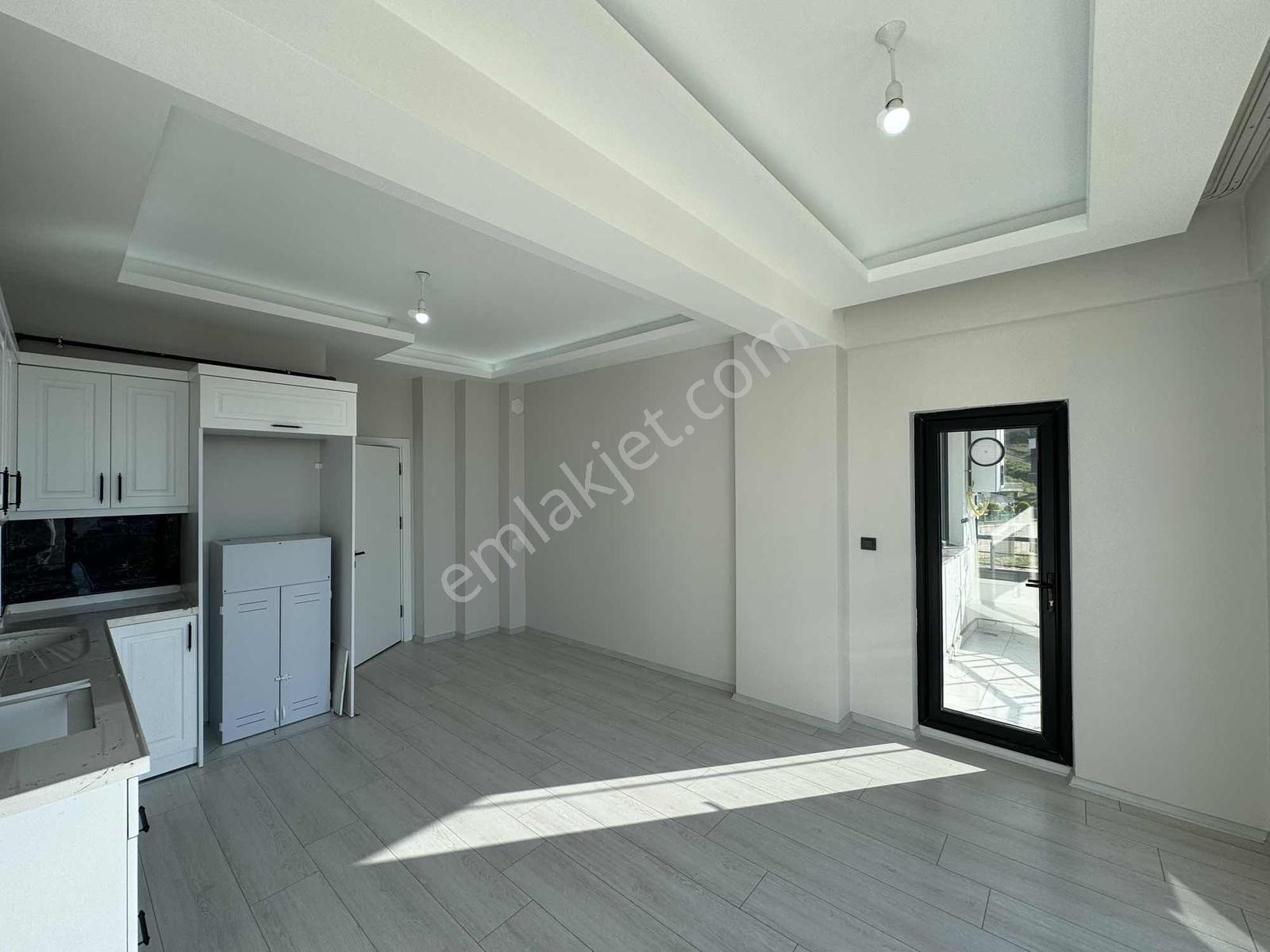 Manzaralı Ebeveyn Banyolu,ön Cephe, İskanlı Ara Kat Sıfır 2+1 — fotoğraf 9