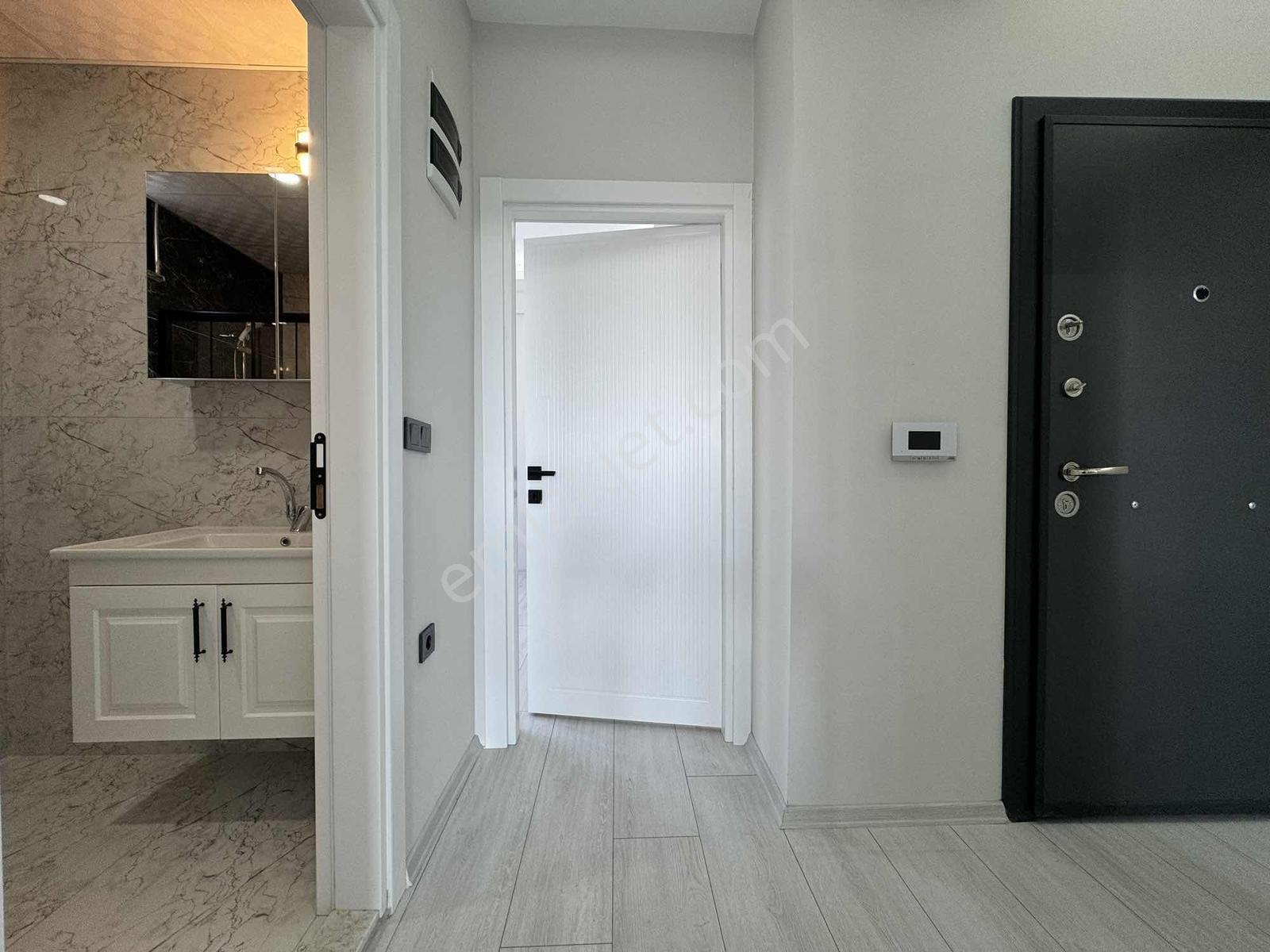 Manzaralı Ebeveyn Banyolu,ön Cephe, İskanlı Ara Kat Sıfır 2+1 — fotoğraf 19