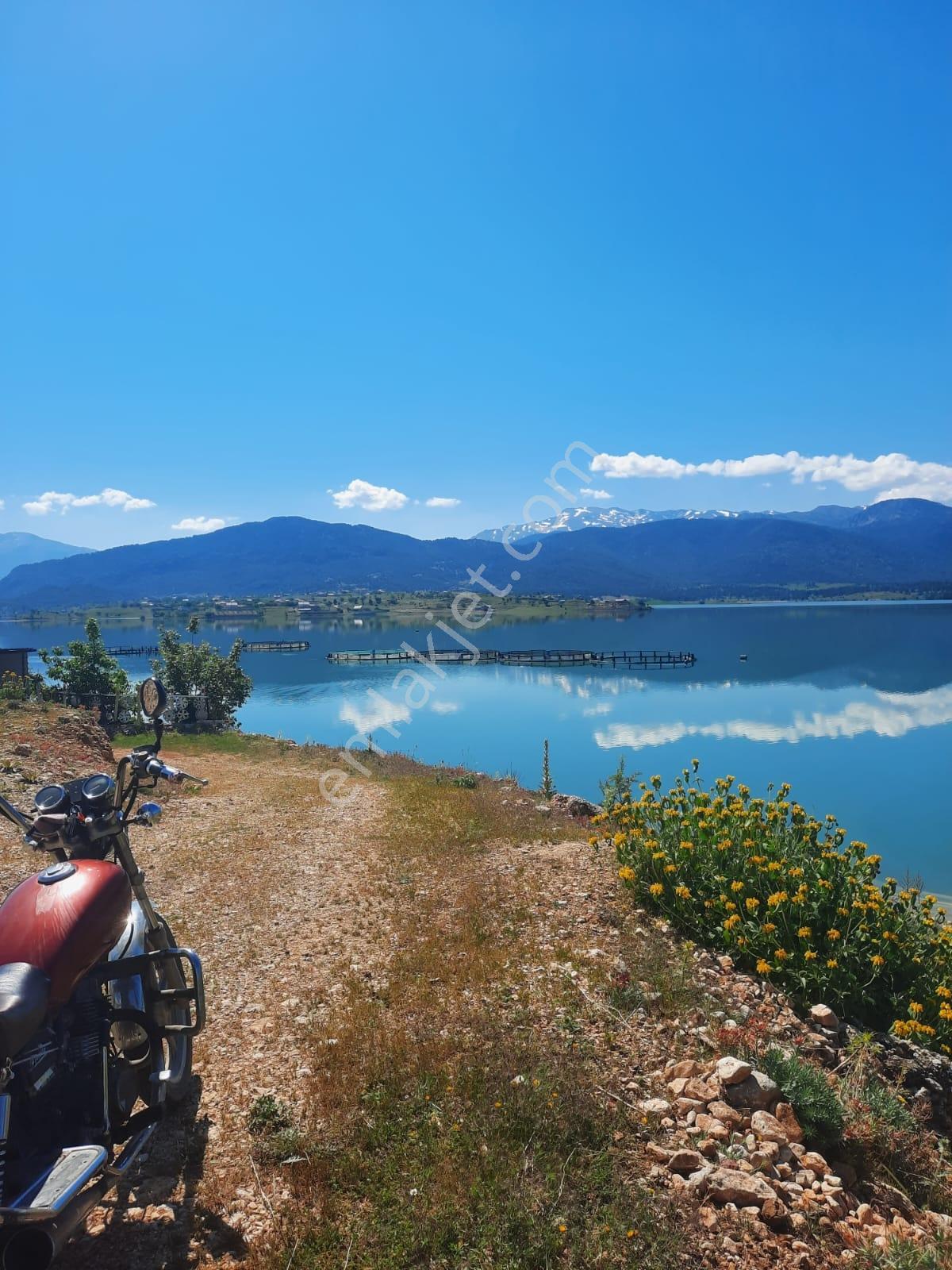 Yayla Patlangıç Göl Manzaralı Muhteşem Arazi 1250 M2 — fotoğraf 9