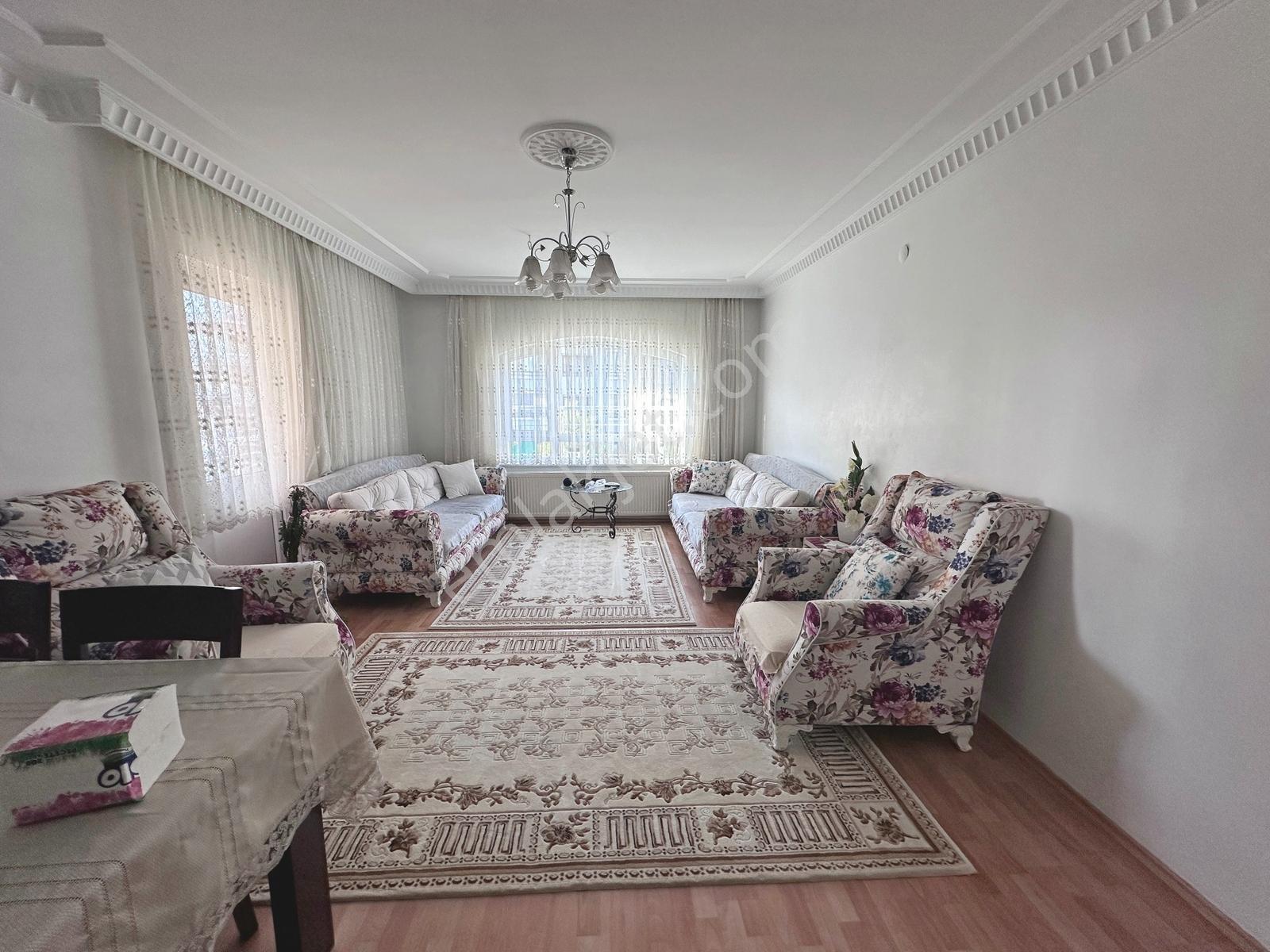 Dereboyu Cadde Üzerinde Ön Cephe Çift Balkonlu 3+1 Satılık Daire — fotoğraf 3