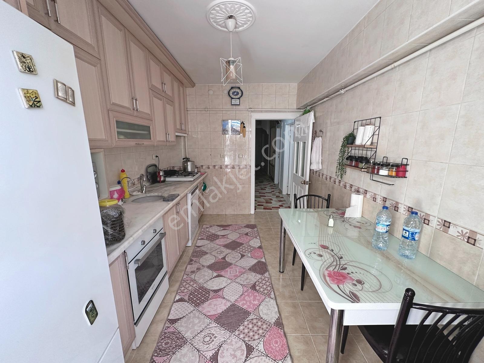 Dereboyu Cadde Üzerinde Ön Cephe Çift Balkonlu 3+1 Satılık Daire — fotoğraf 9
