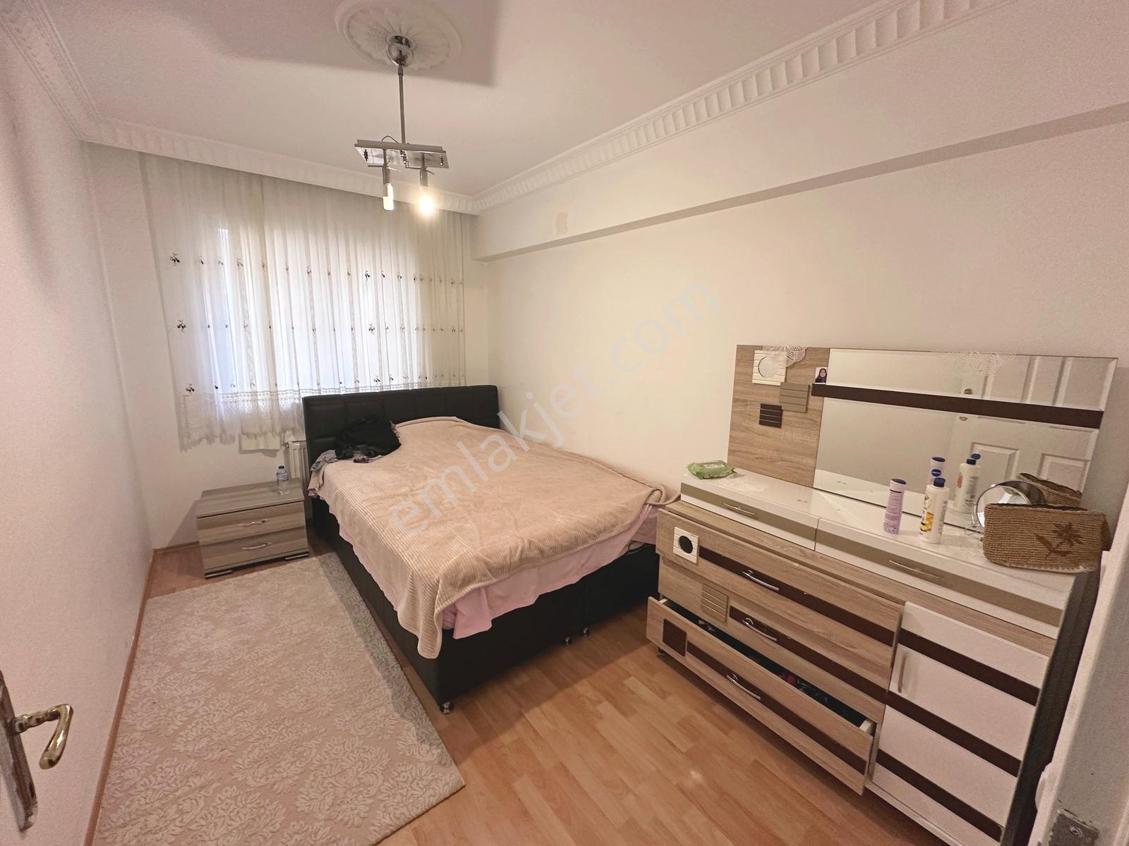 Dereboyu Cadde Üzerinde Ön Cephe Çift Balkonlu 3+1 Satılık Daire — fotoğraf 15