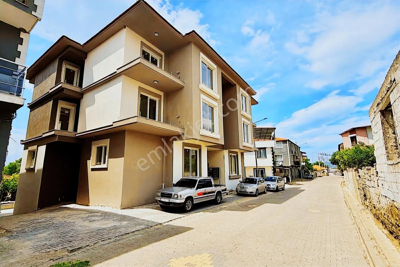 Foça Gerenköy' De Satılık Geniş 1+1 Daire